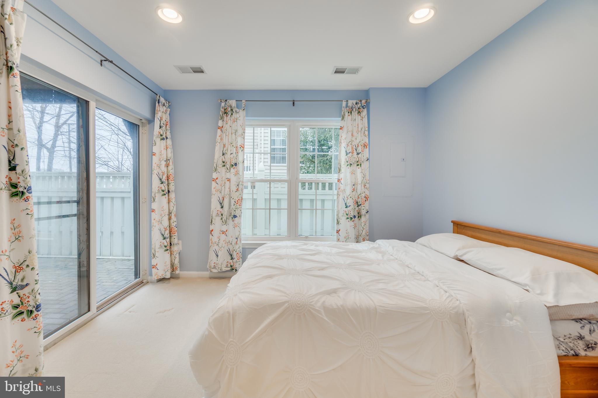 STONEGATE AT LANDMARK - Residential