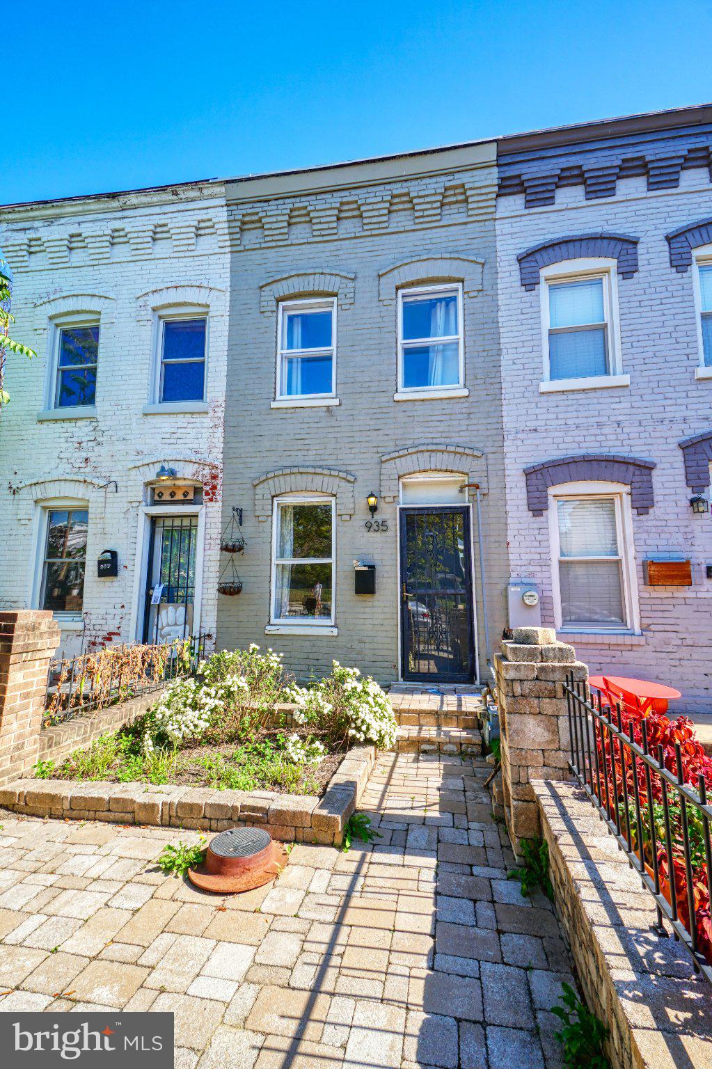 Photo 1 of 19 — 935 8TH STREET NE, WASHINGTON, DC 20002