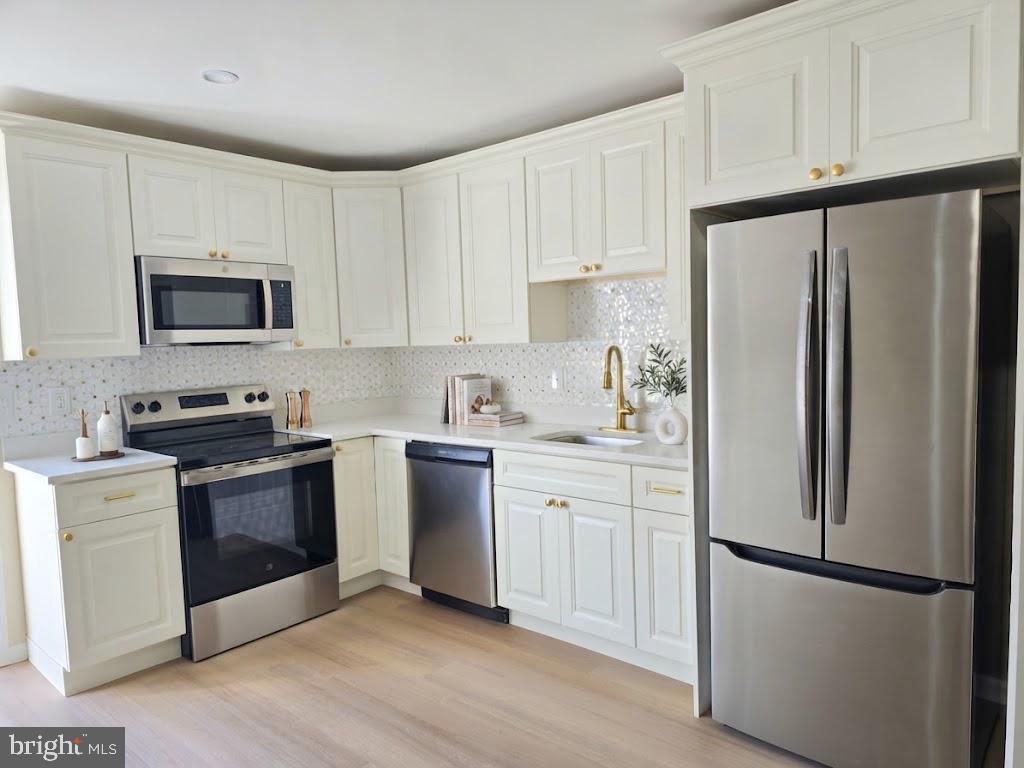 7108 CLOVER LANE