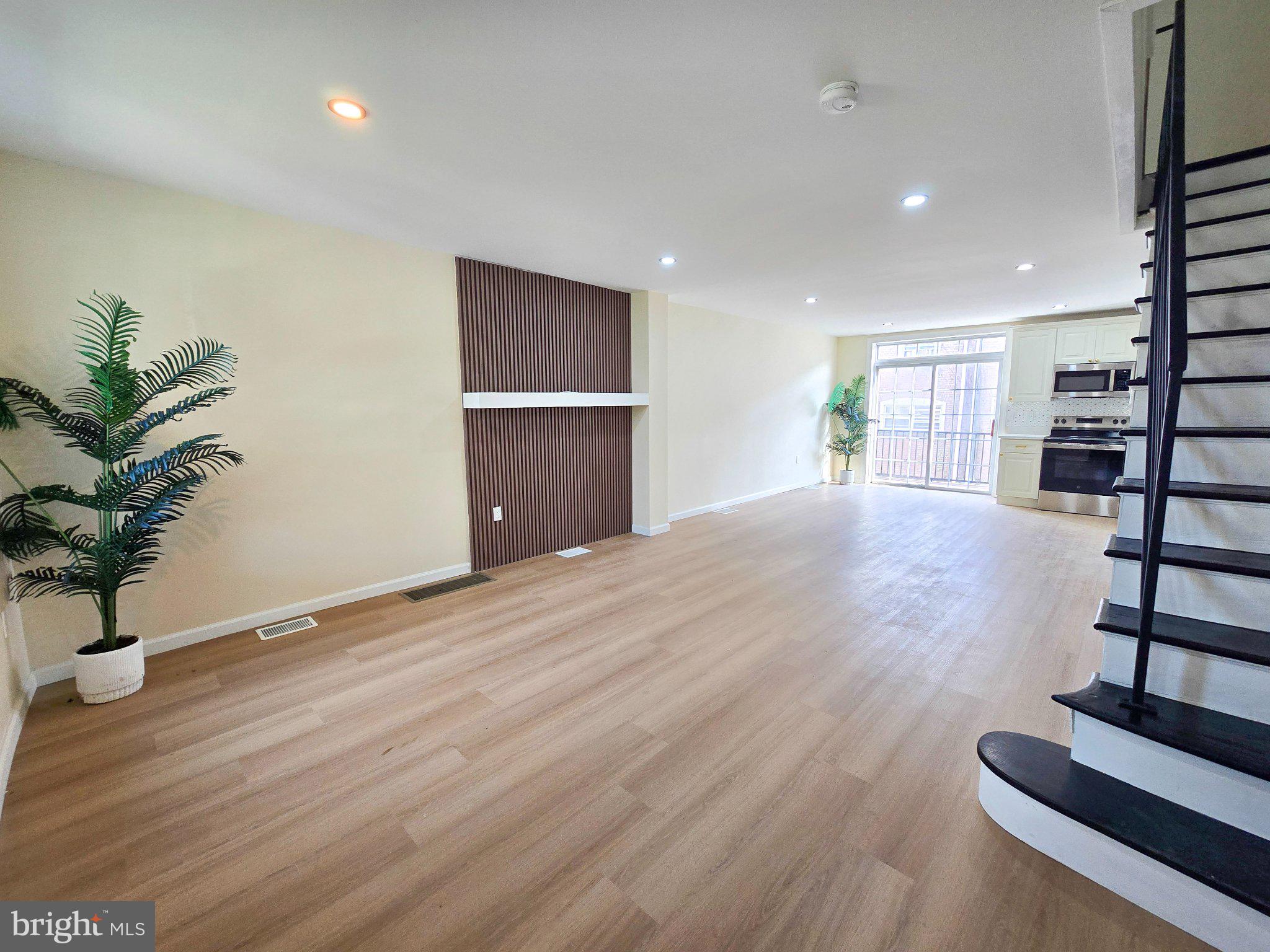 7108 CLOVER LANE