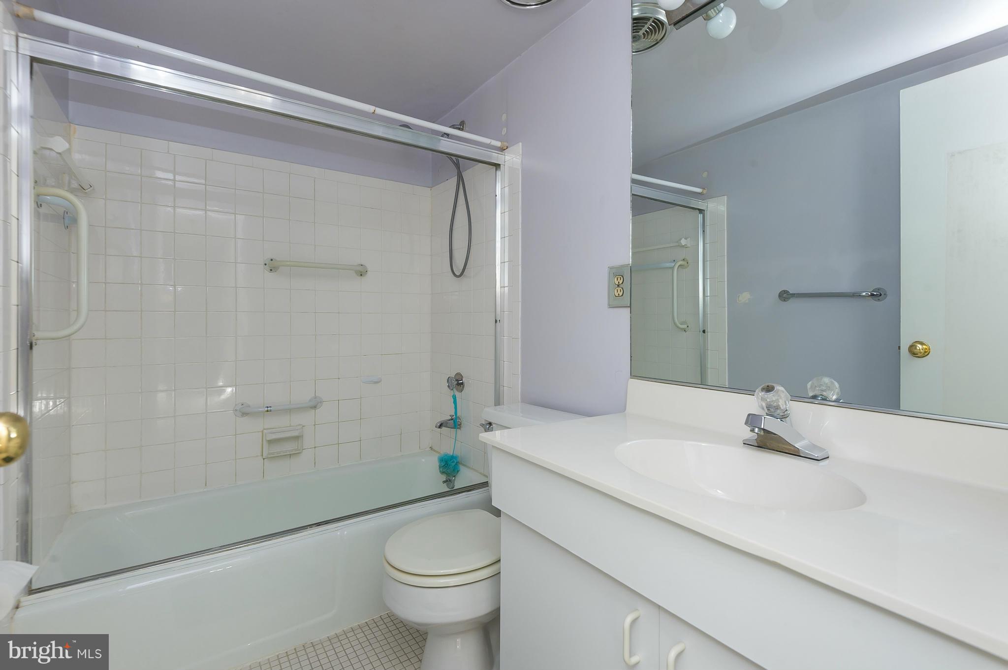 HOMELAND SOUTHWAY - Residential