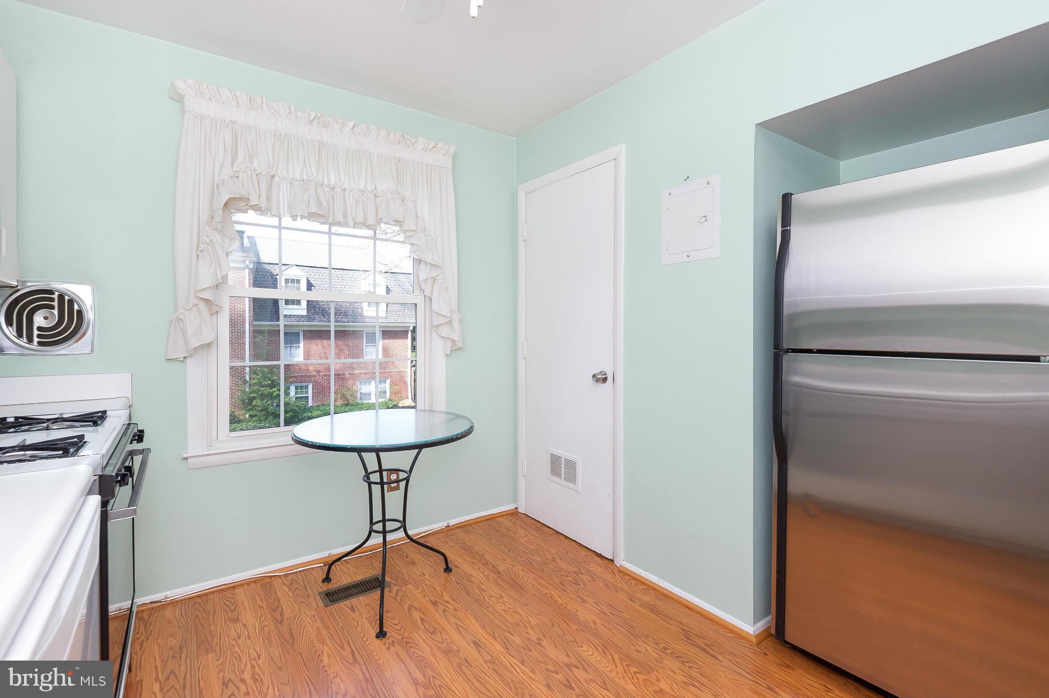 HOMELAND SOUTHWAY - Residential