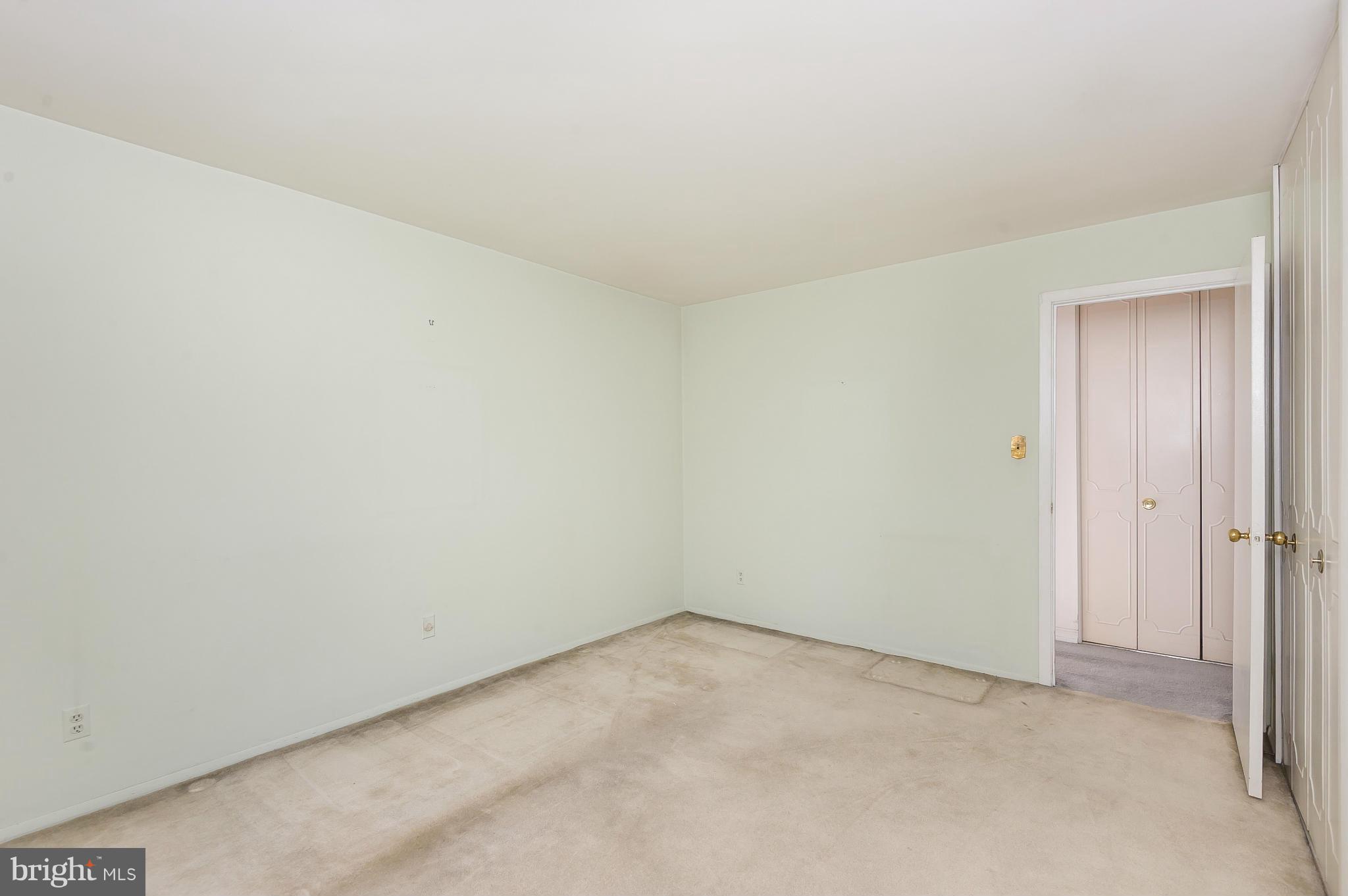 HOMELAND SOUTHWAY - Residential