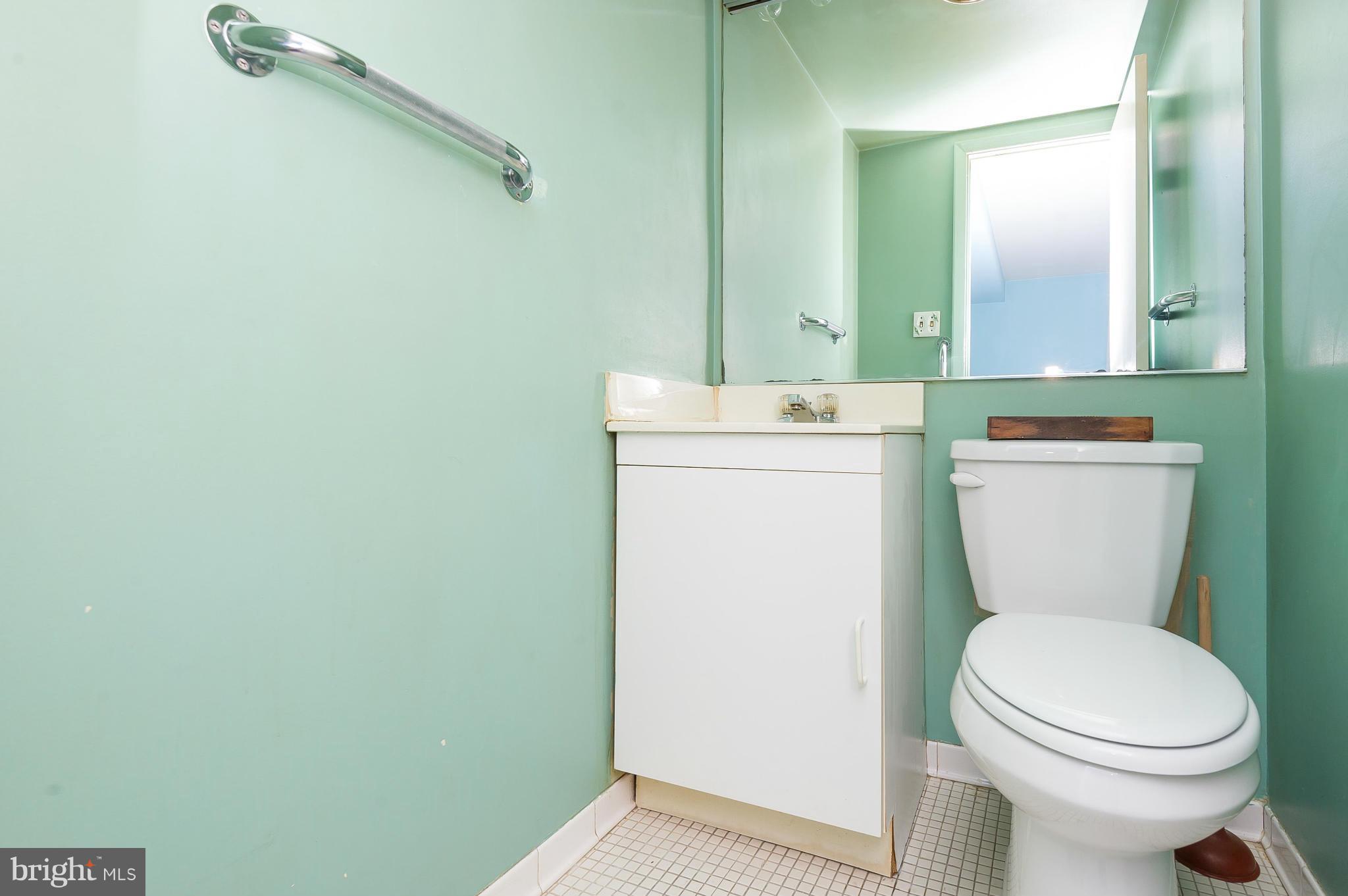 HOMELAND SOUTHWAY - Residential