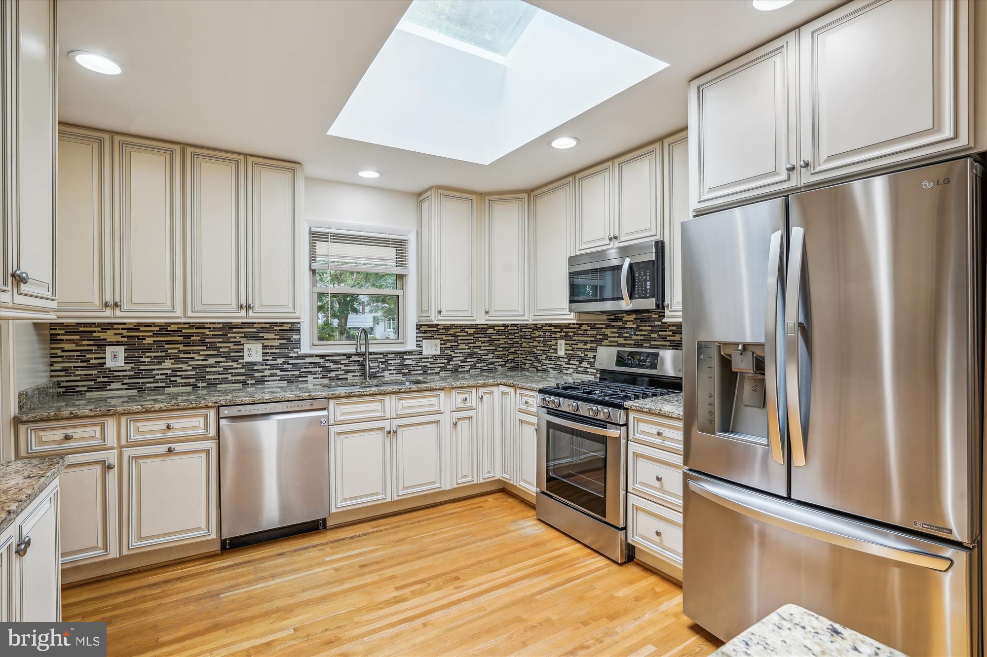 ROLLING VALLEY - Residential Lease