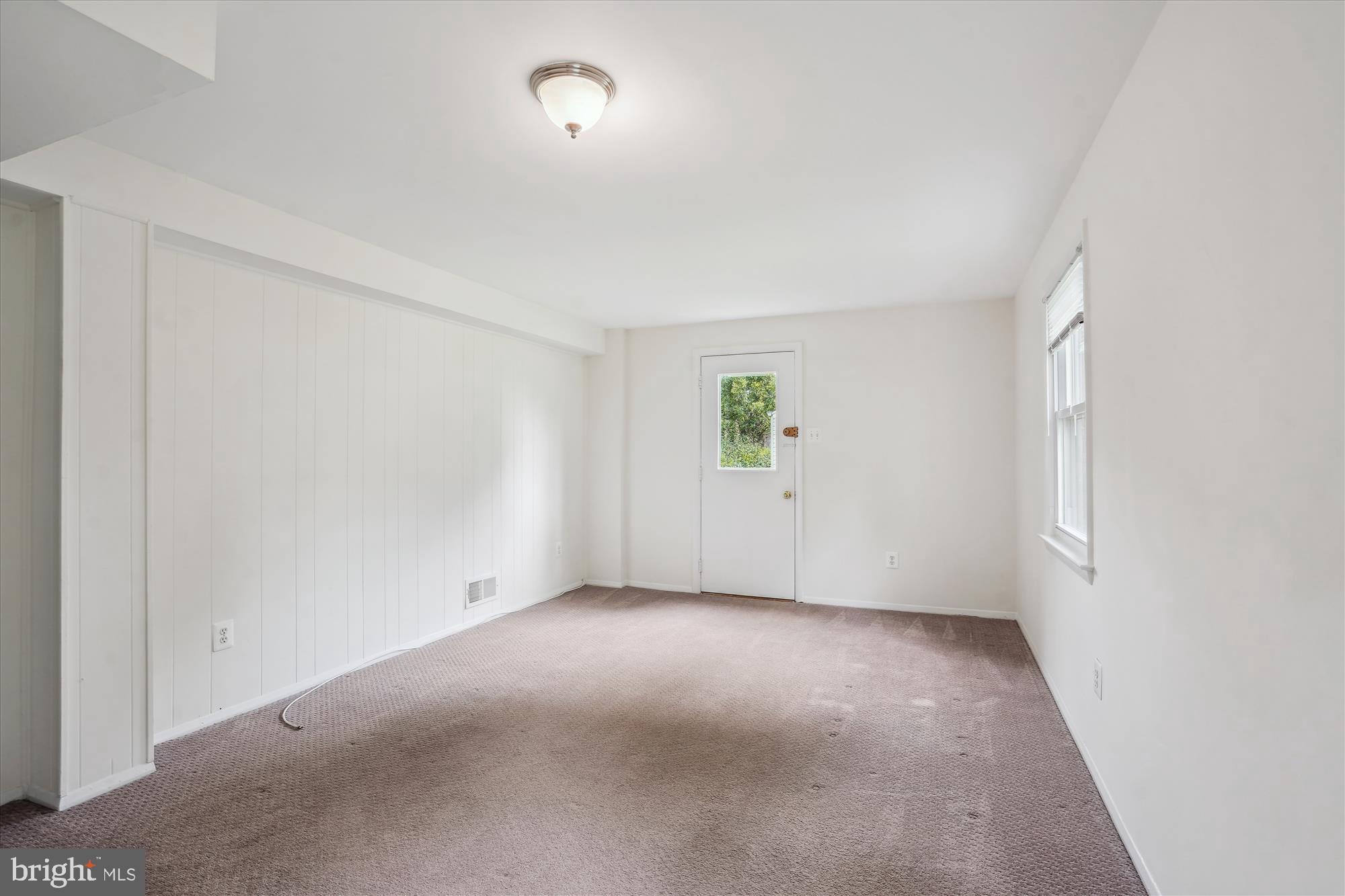 ROLLING VALLEY - Residential Lease