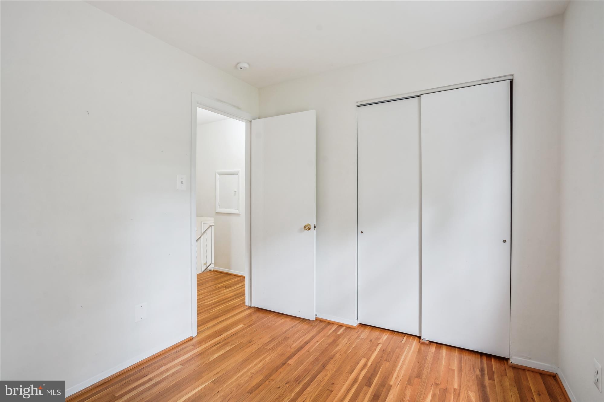 ROLLING VALLEY - Residential Lease