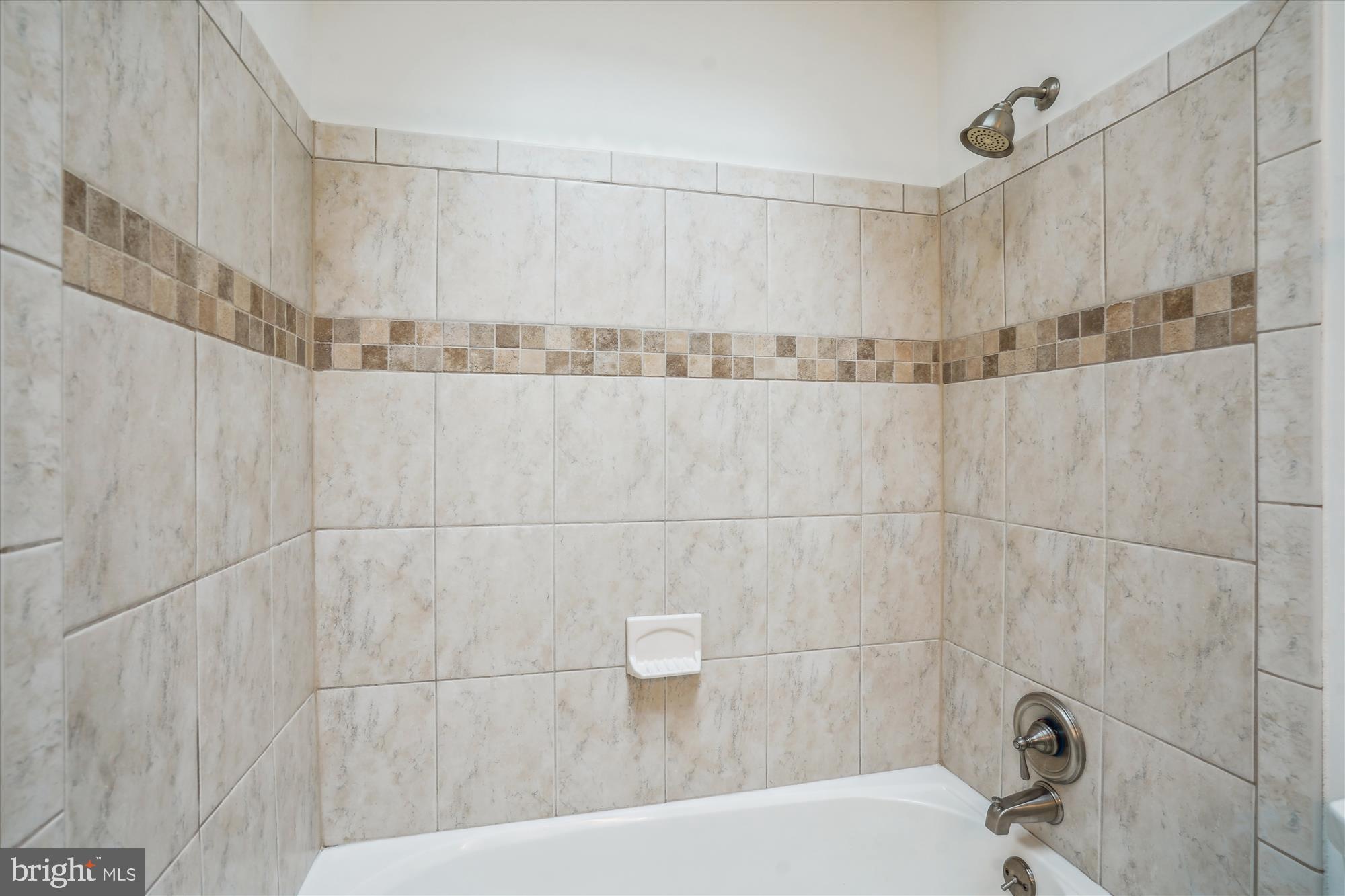 ROLLING VALLEY - Residential Lease