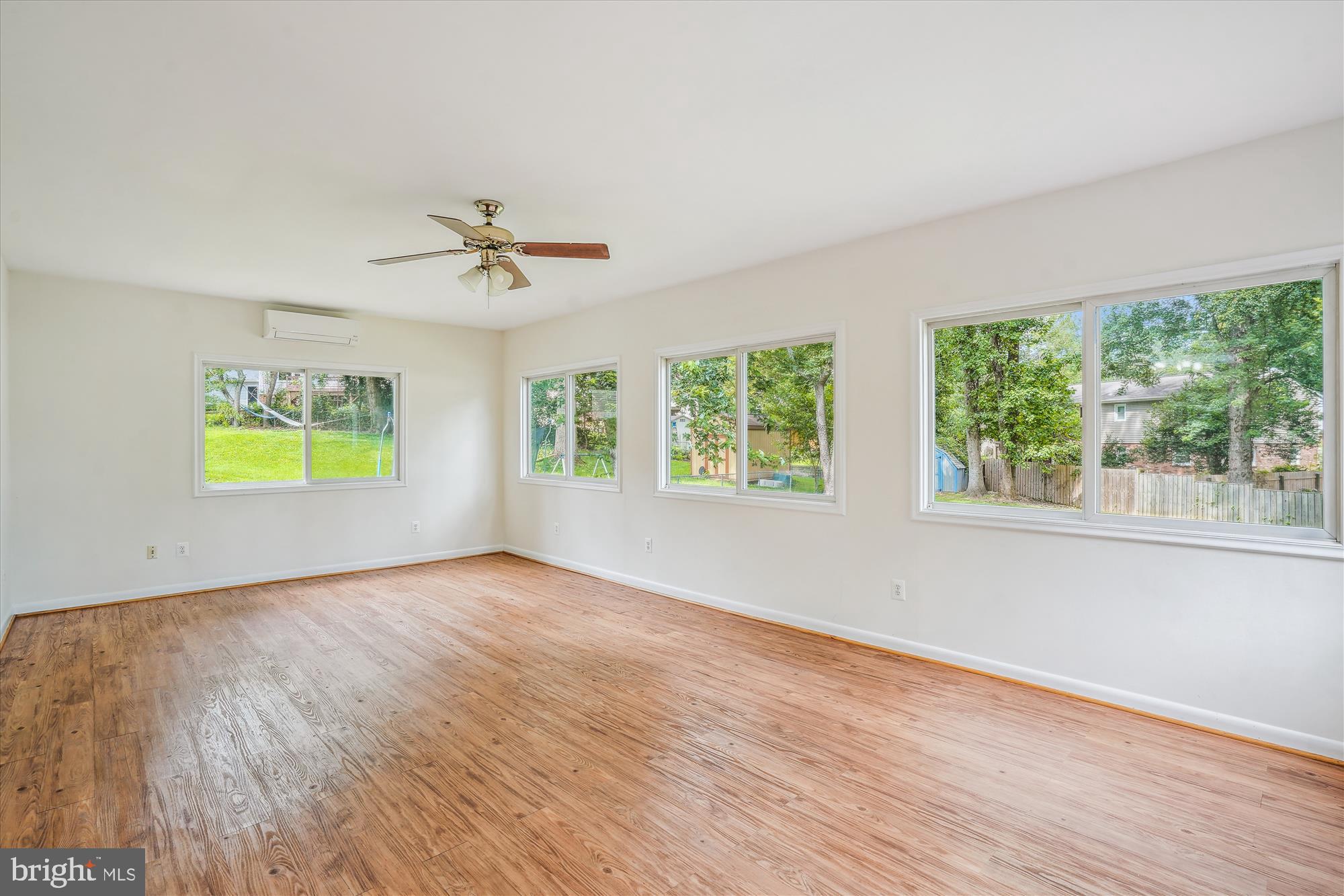 ROLLING VALLEY - Residential Lease