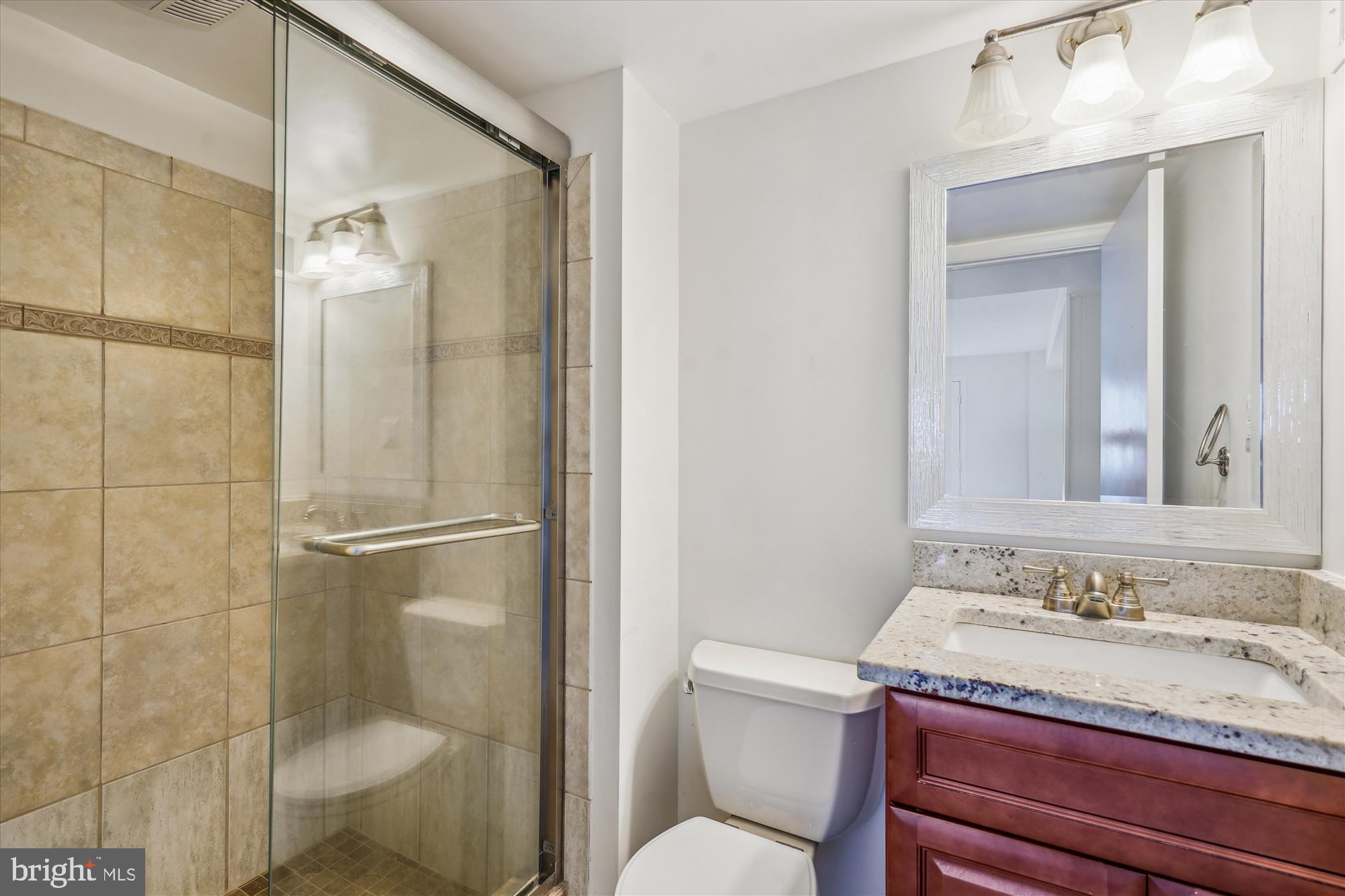 ROLLING VALLEY - Residential Lease