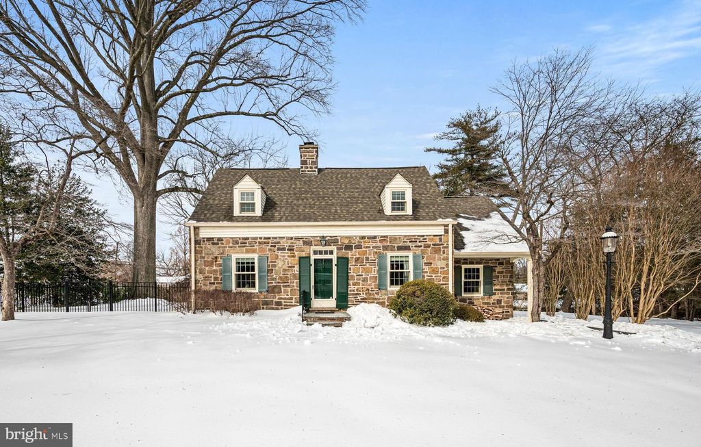 Photo of 111 Chesney Lane, ERDENHEIM, PA 19038 (MLS # PAMC2166322)