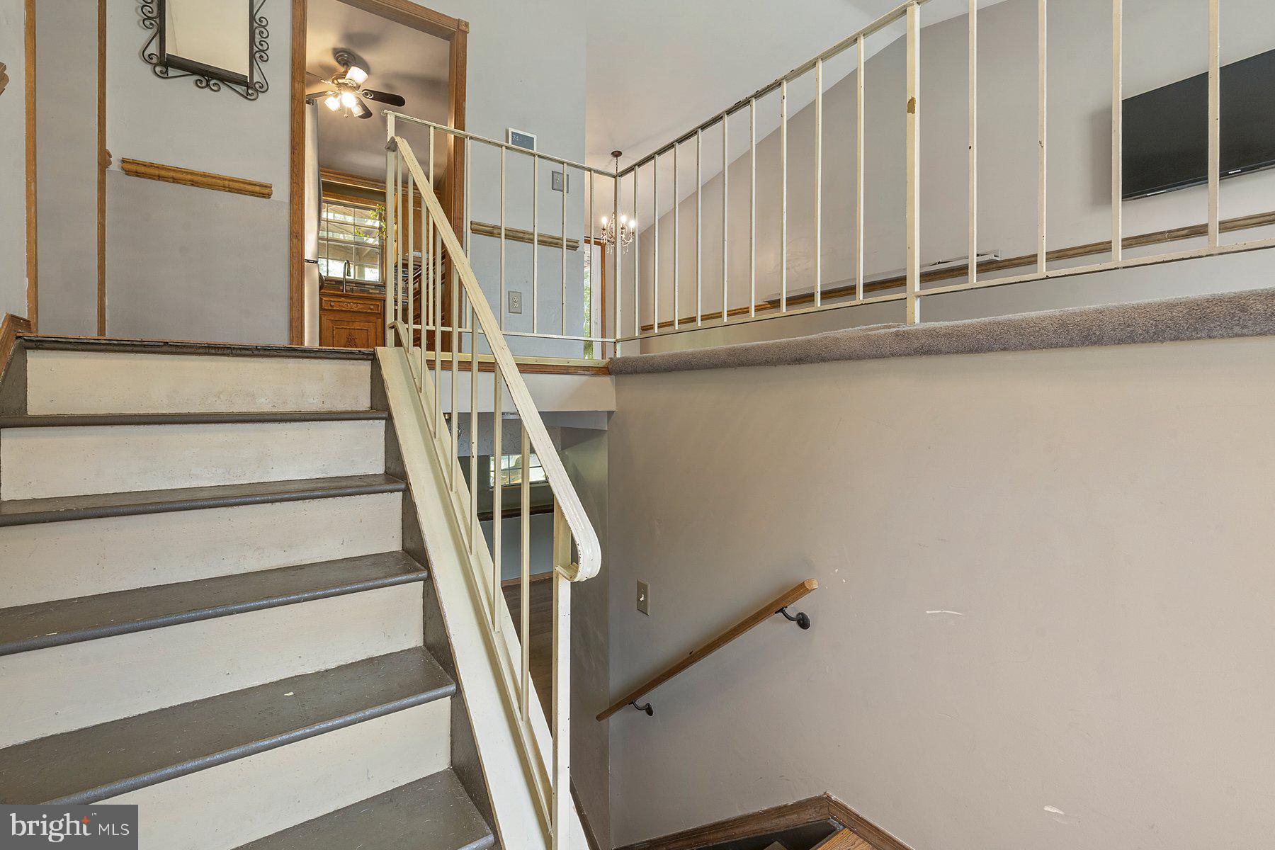 425 DAWN COURT