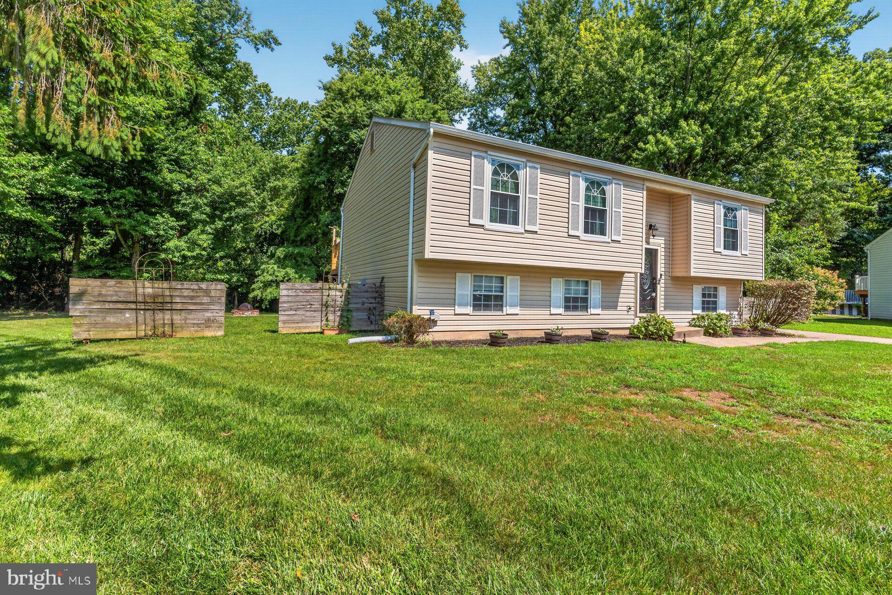 425 DAWN COURT