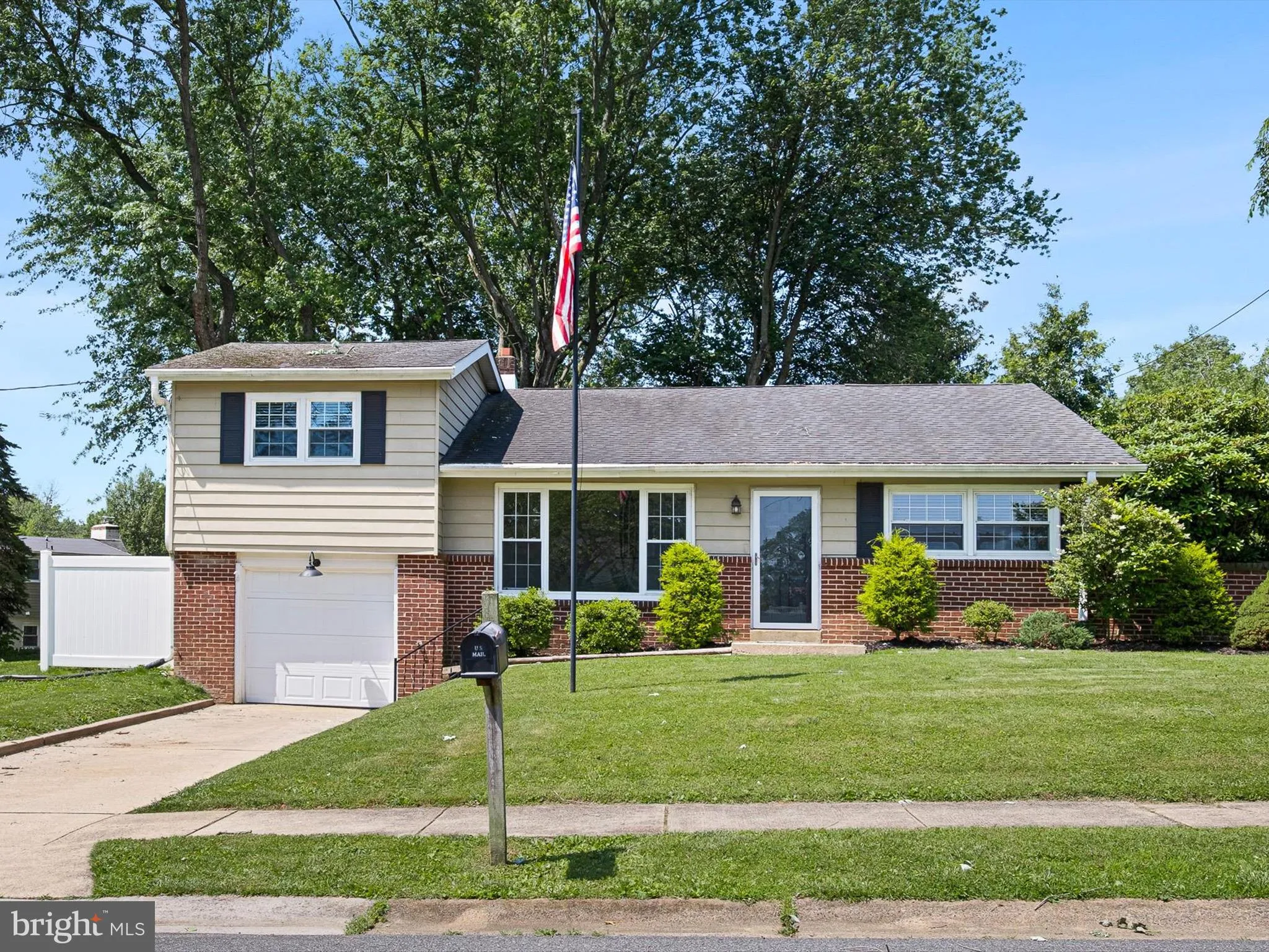 Wilmington, Delaware 19808, United States, 3 Bedrooms Bedrooms, ,2 BathroomsBathrooms,Residential,Contingent,156467