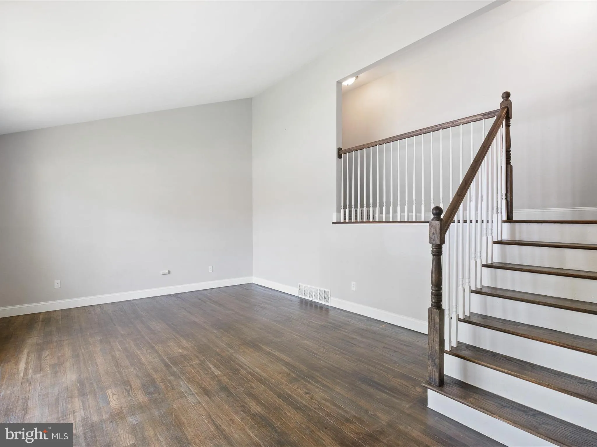 Wilmington, Delaware 19808, United States, 3 Bedrooms Bedrooms, ,2 BathroomsBathrooms,Residential,Contingent,156467