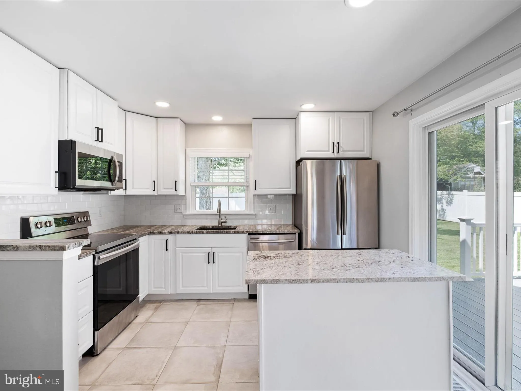 Wilmington, Delaware 19808, United States, 3 Bedrooms Bedrooms, ,2 BathroomsBathrooms,Residential,Contingent,156467