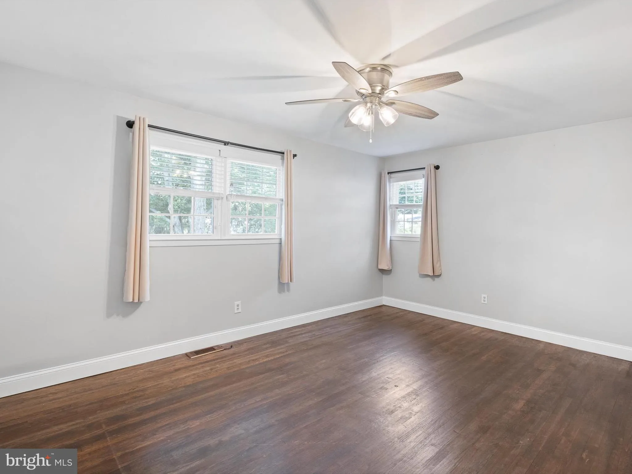 Wilmington, Delaware 19808, United States, 3 Bedrooms Bedrooms, ,2 BathroomsBathrooms,Residential,Contingent,156467