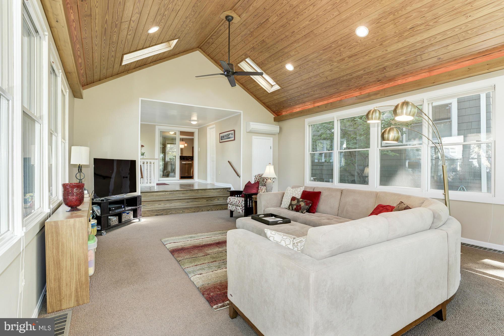 AURORA HILLS - Residential