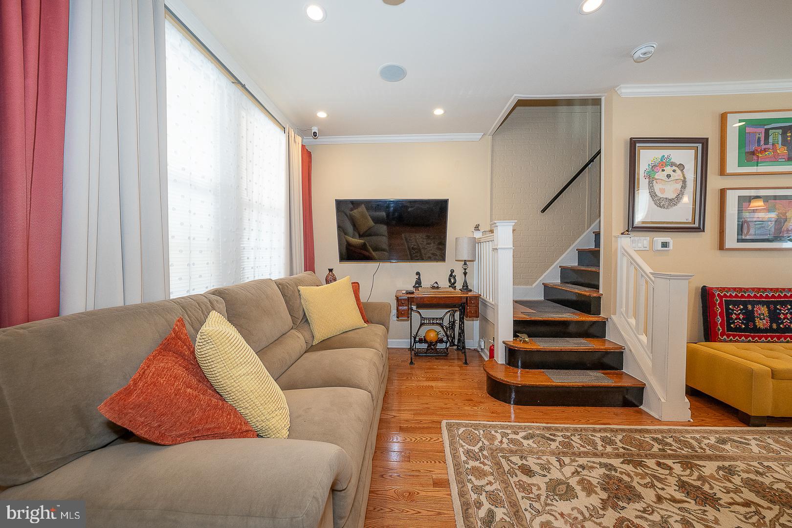 758 W RAILROAD AVENUE