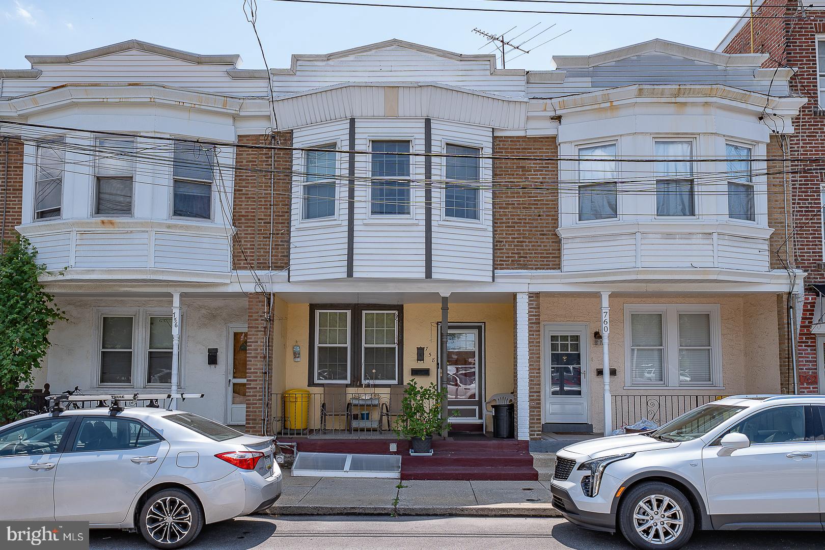 758 W RAILROAD AVENUE