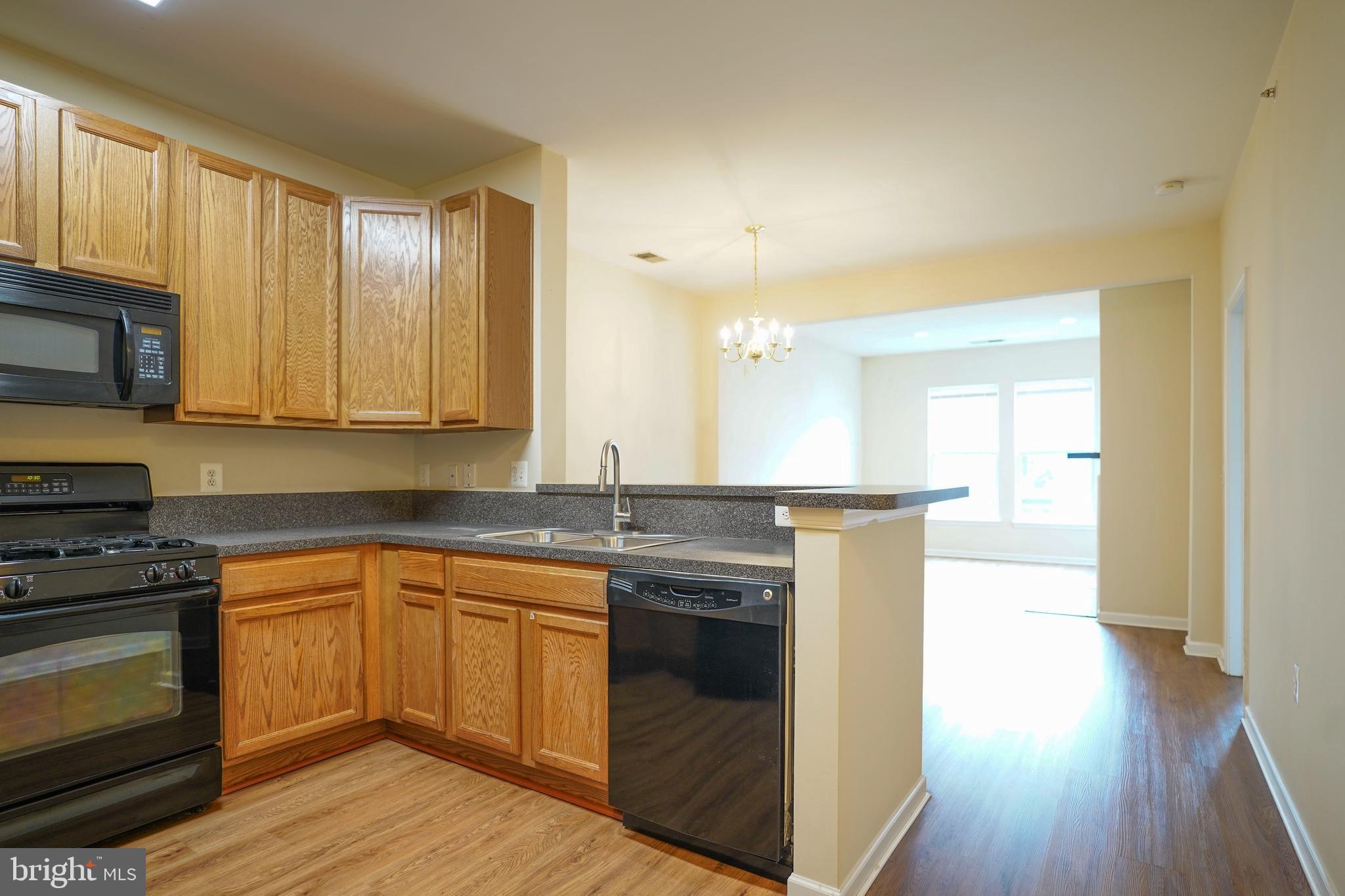 THE ADDISON AT ST PAUL - Residential Lease