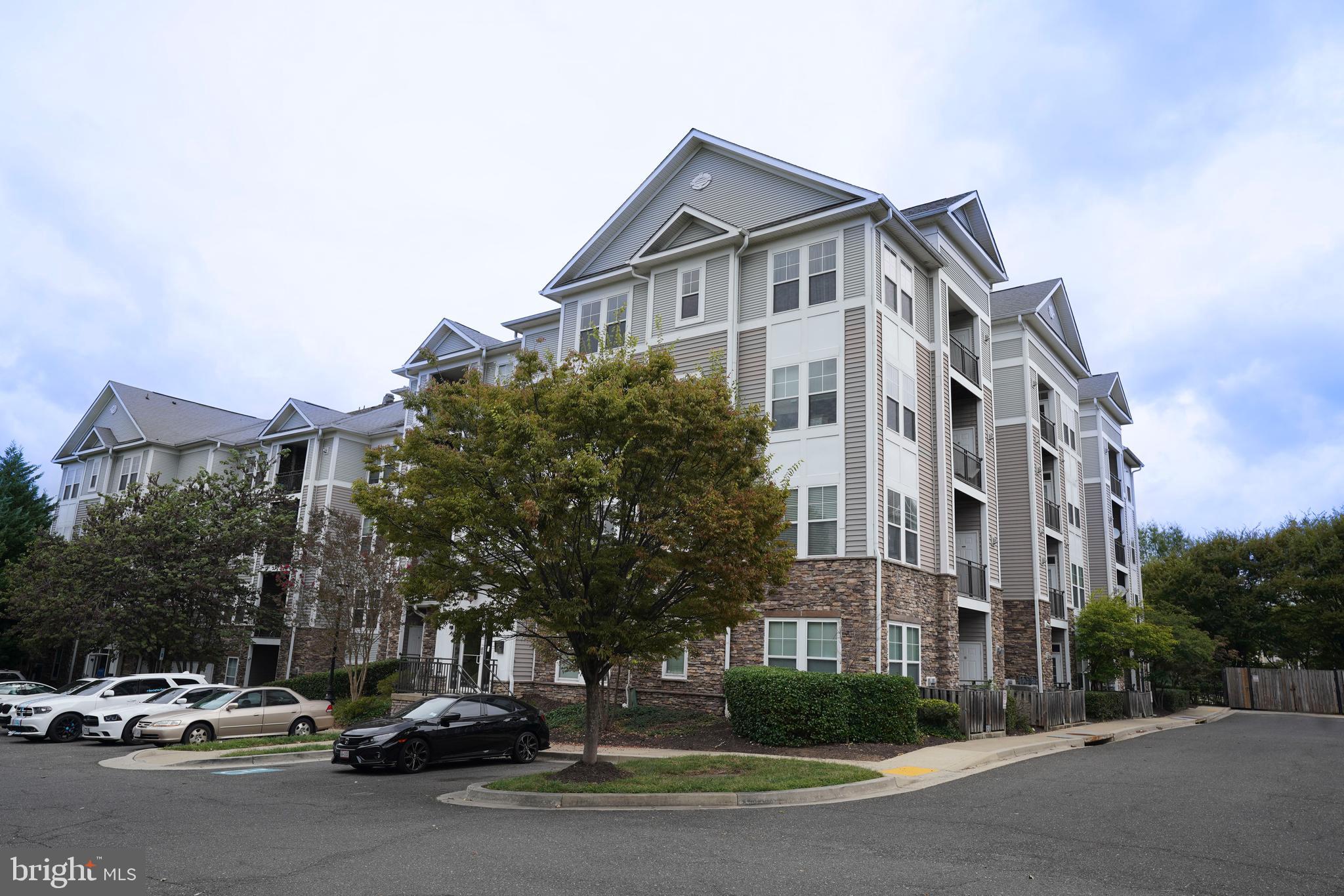 THE ADDISON AT ST PAUL - Residential Lease