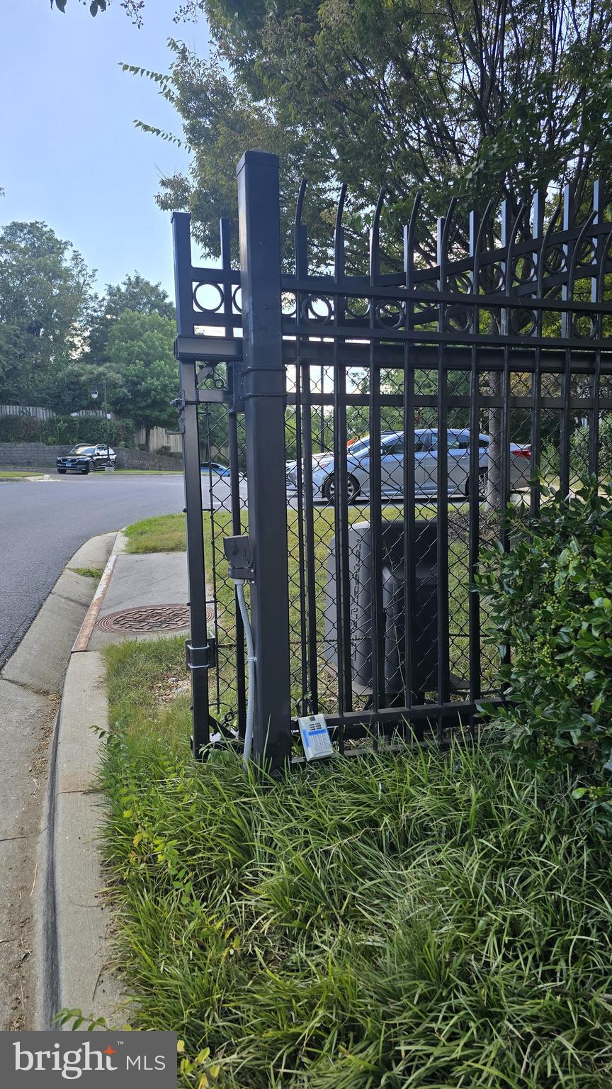 THE ADDISON AT ST PAUL - Residential Lease