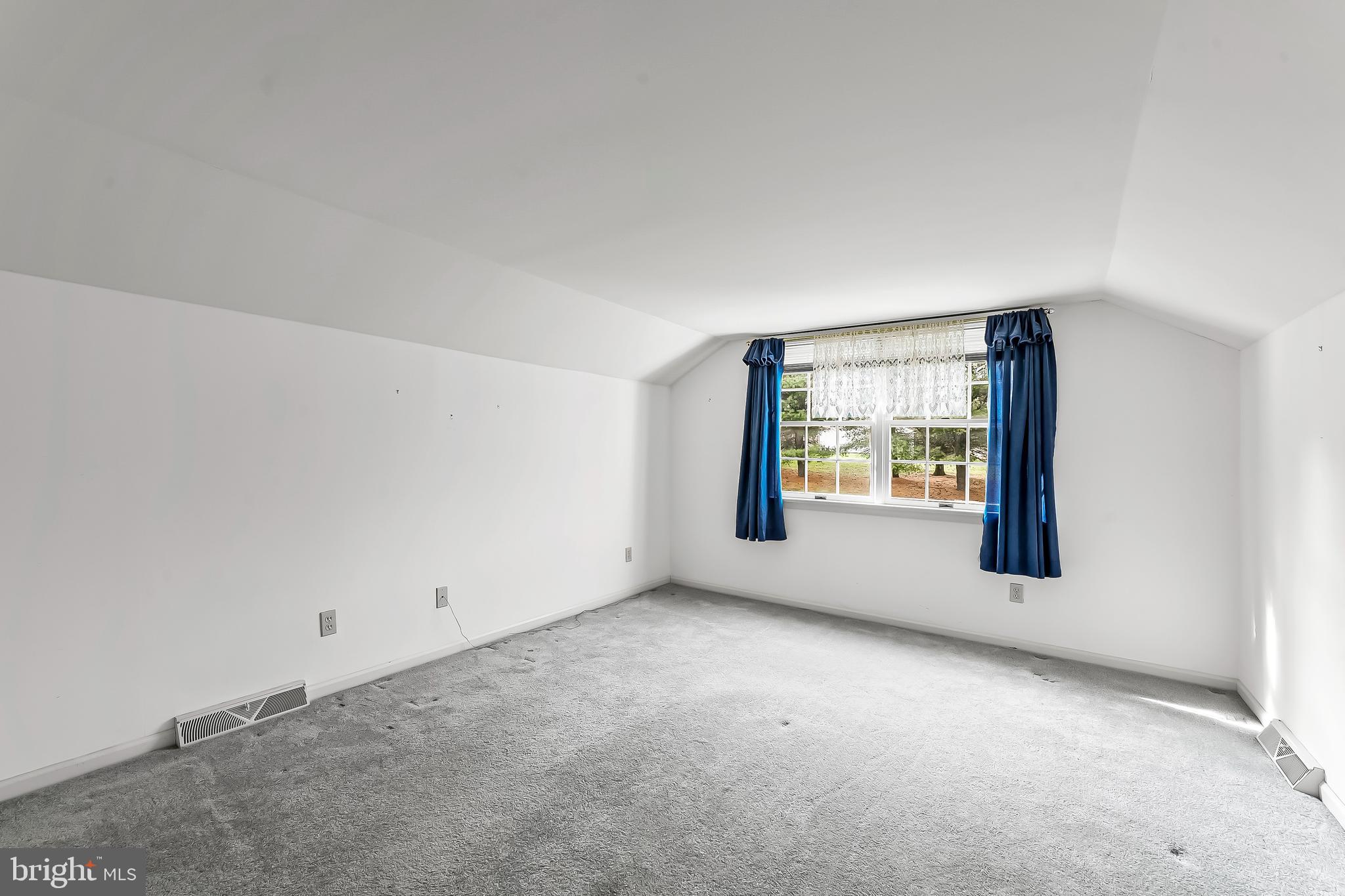 HILLS OVER PRATTS - Residential