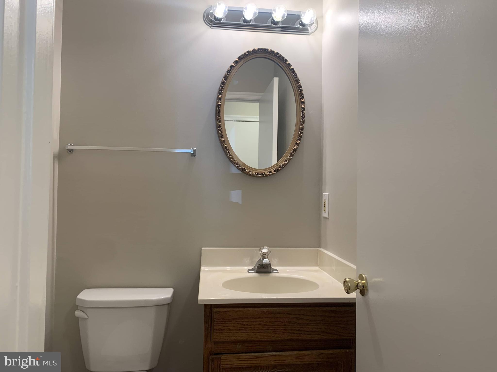 GUNNERS LAKE VILLAGE - Residential Lease