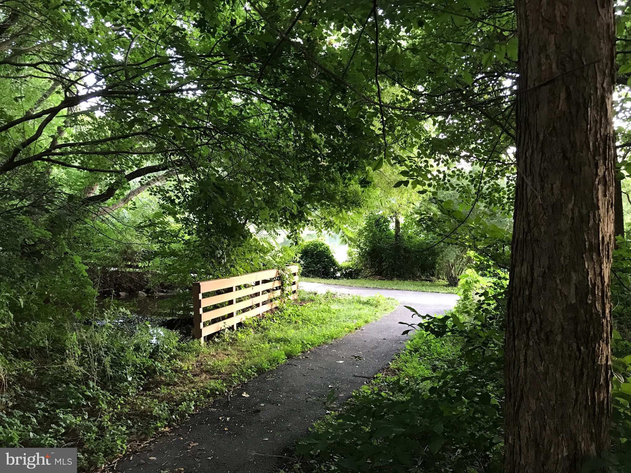 GUNNERS LAKE VILLAGE - Residential Lease