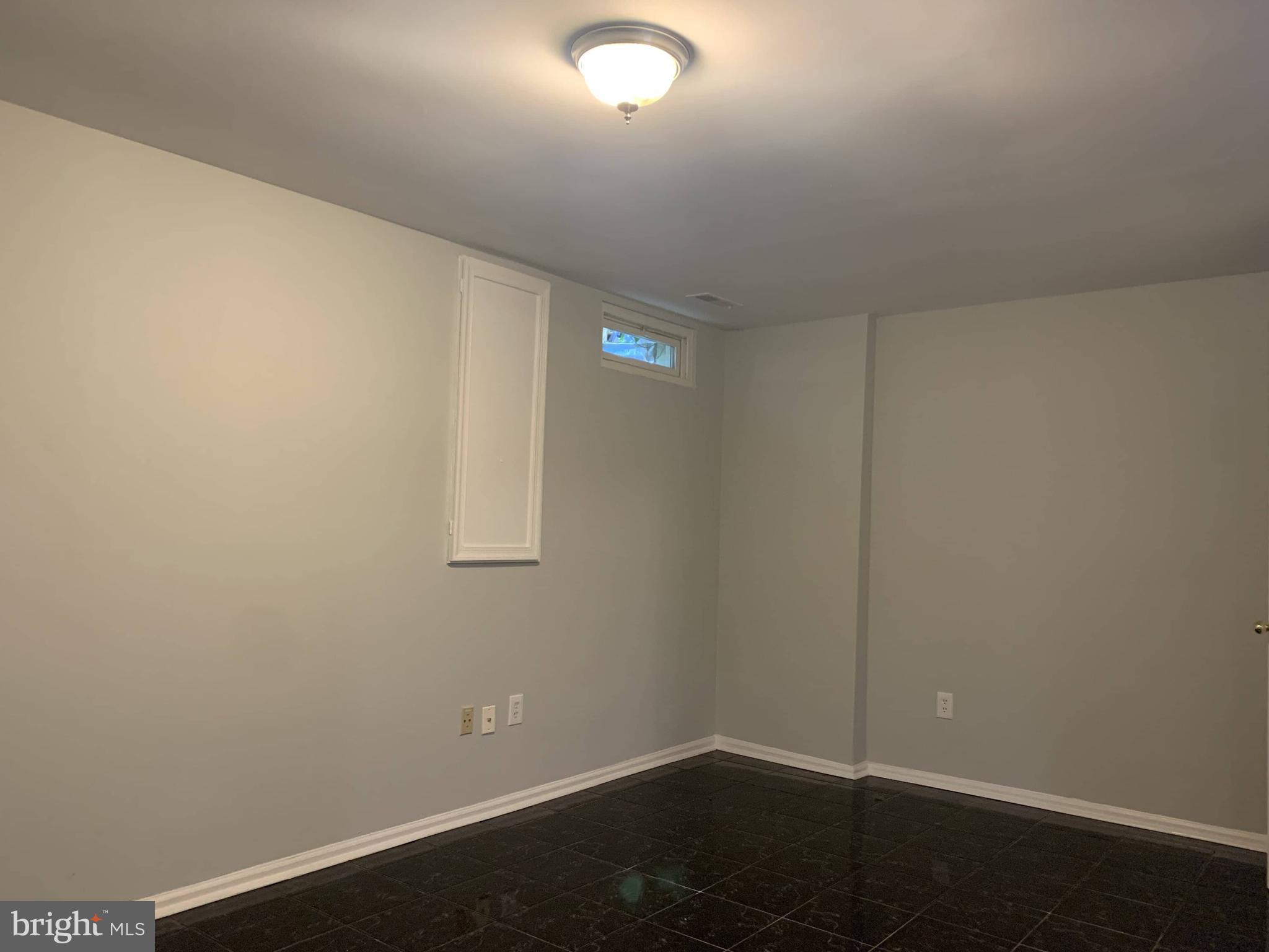 GUNNERS LAKE VILLAGE - Residential Lease