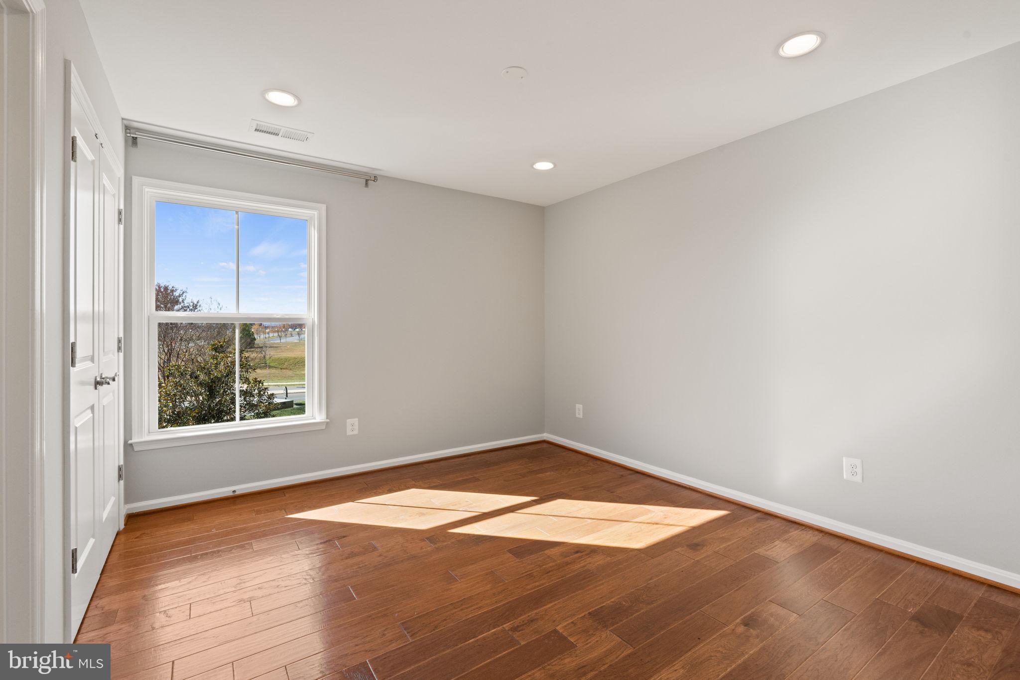 BRAMBLETON - Residential