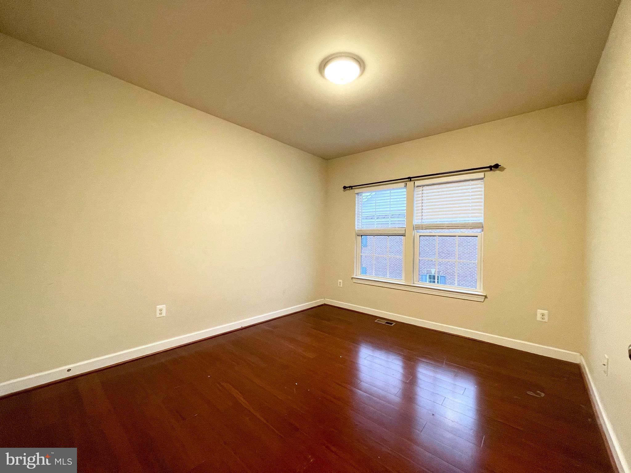 VILLAGES OF URBANA - Residential Lease