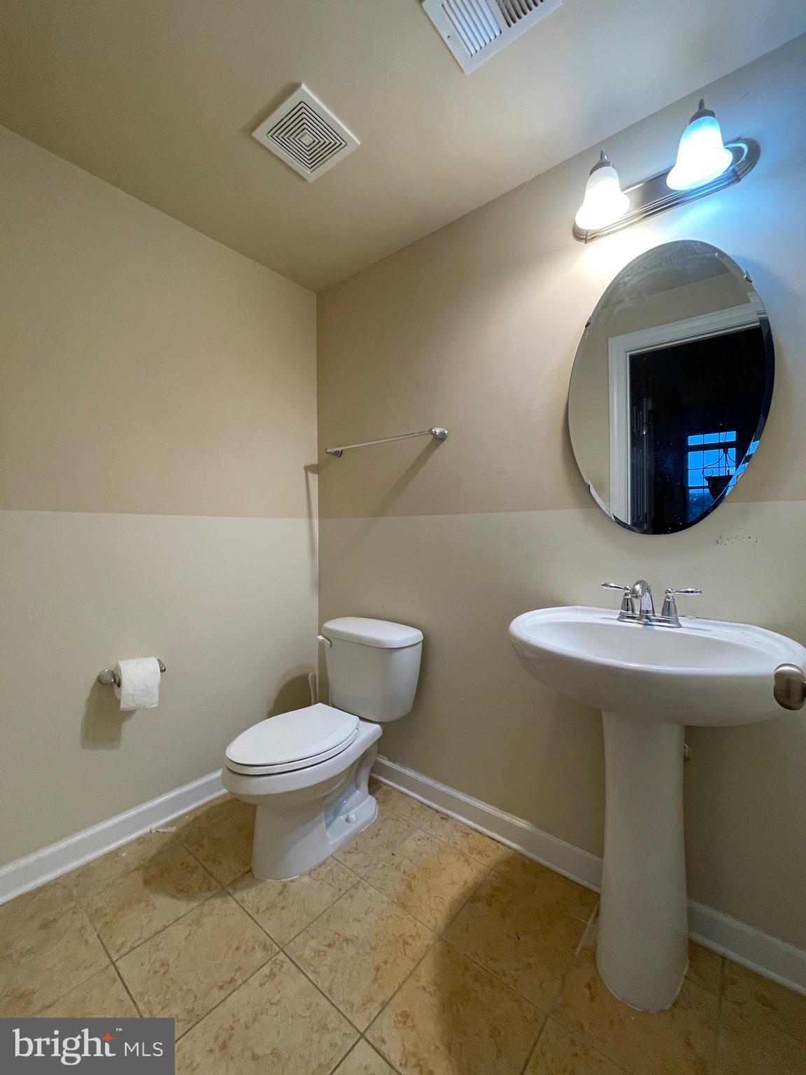 VILLAGES OF URBANA - Residential Lease