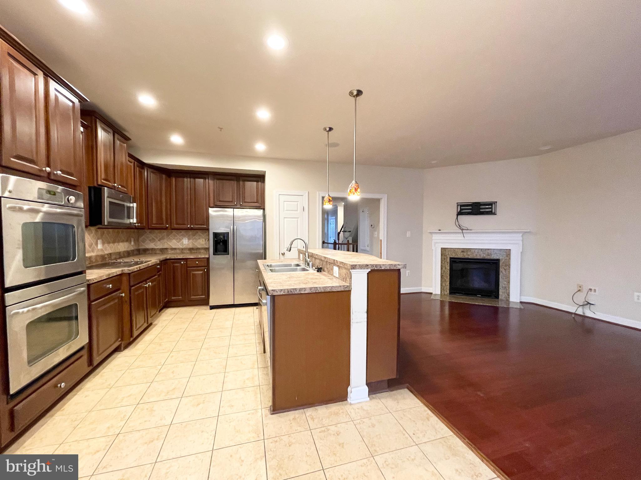 VILLAGES OF URBANA - Residential Lease