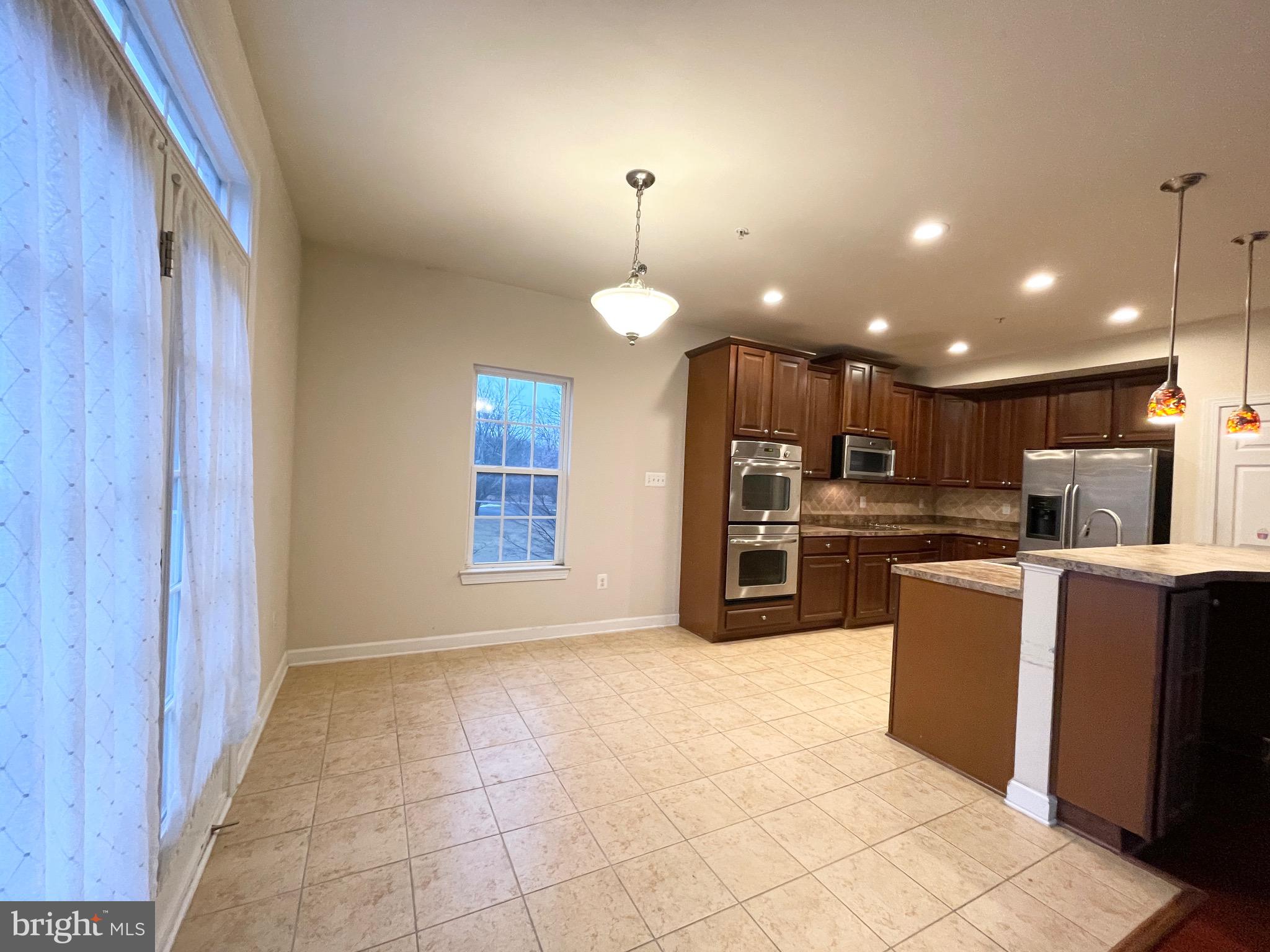 VILLAGES OF URBANA - Residential Lease