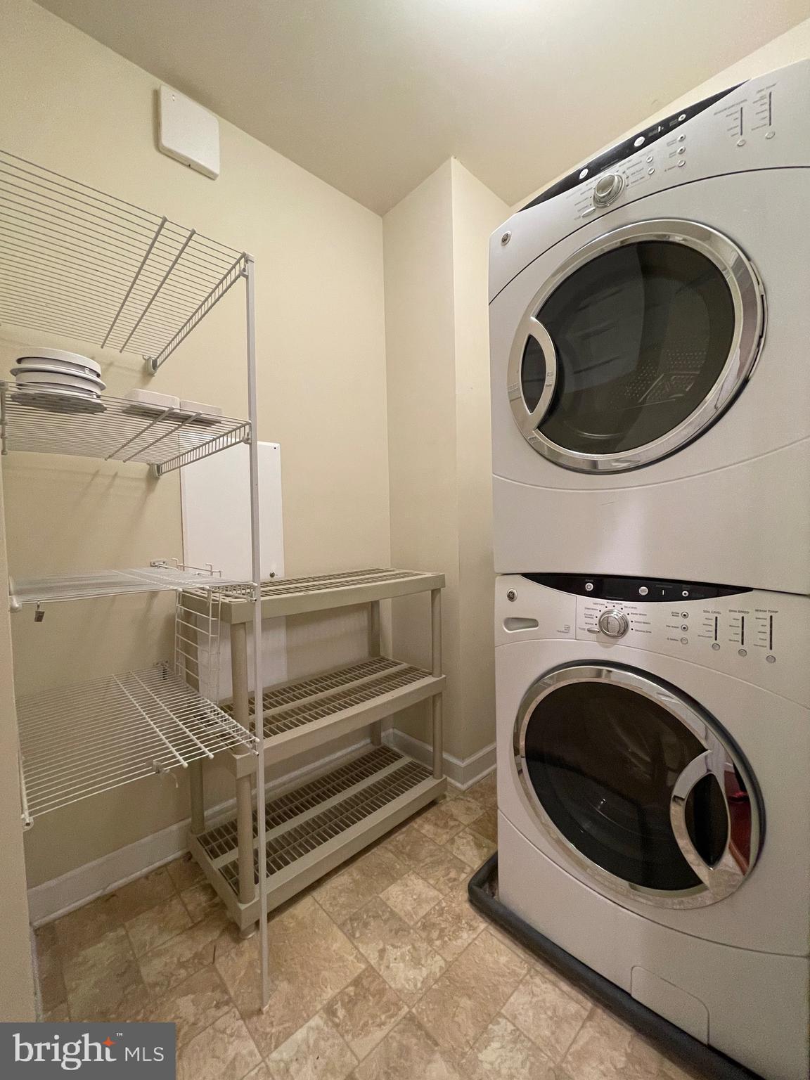 VILLAGES OF URBANA - Residential Lease