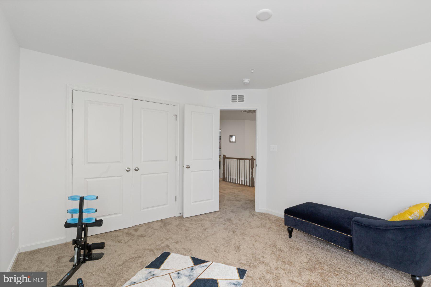 MONTGOMERY OAKS - Residential