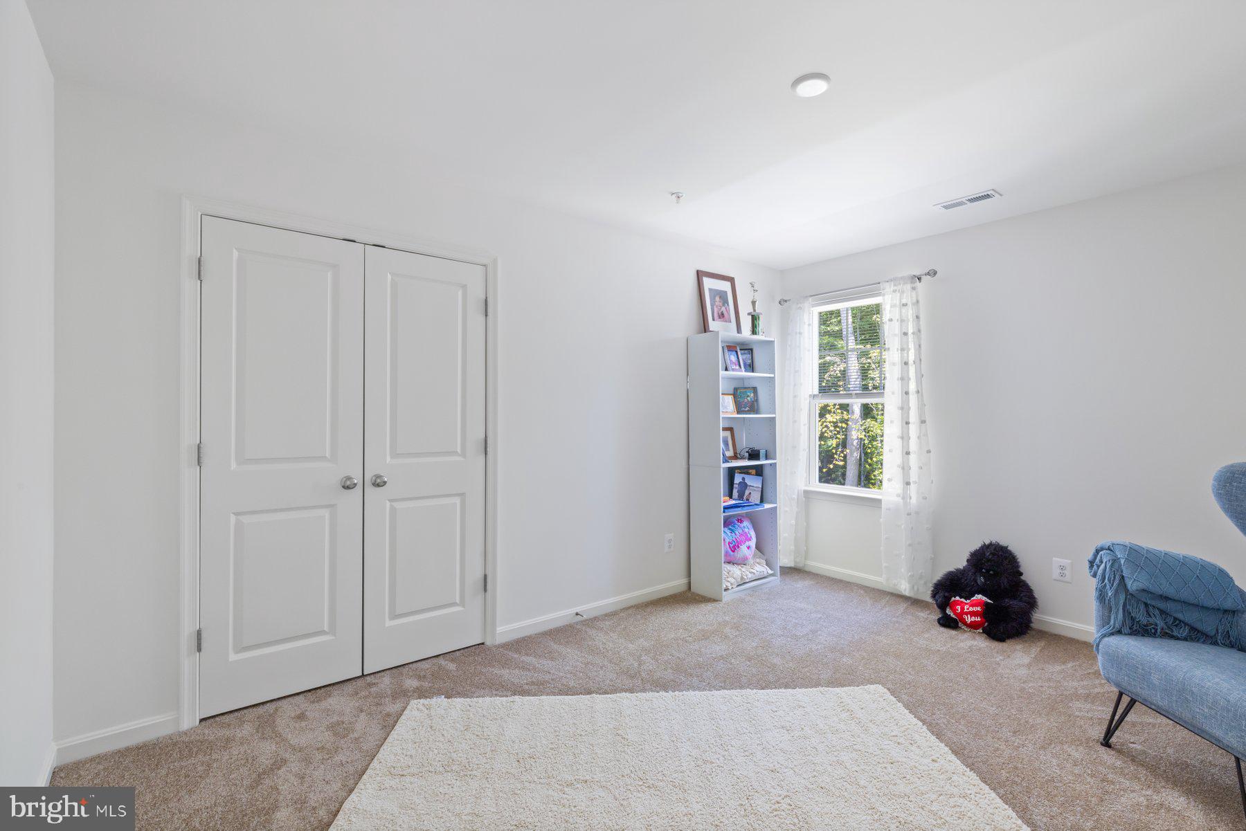 MONTGOMERY OAKS - Residential