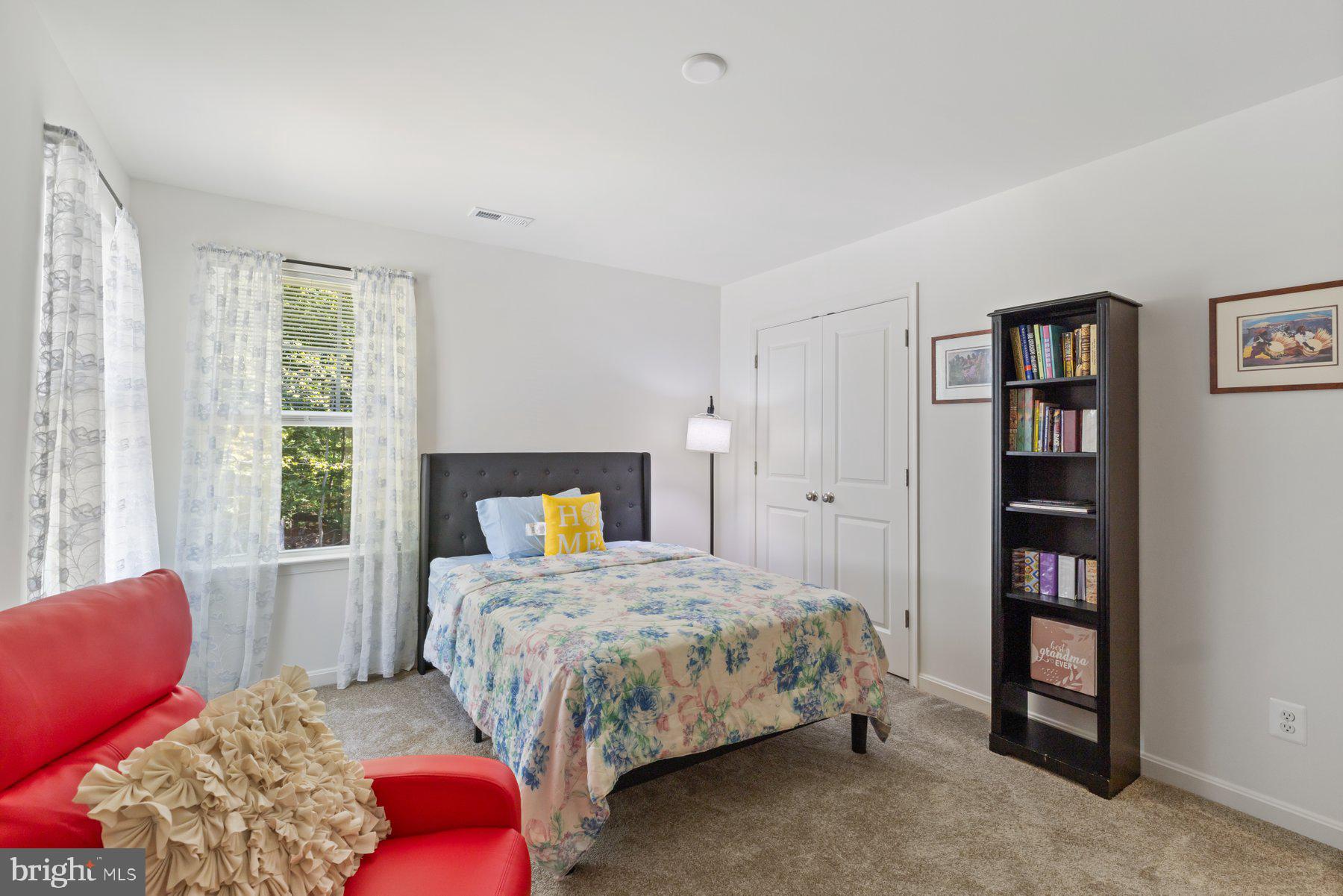 MONTGOMERY OAKS - Residential