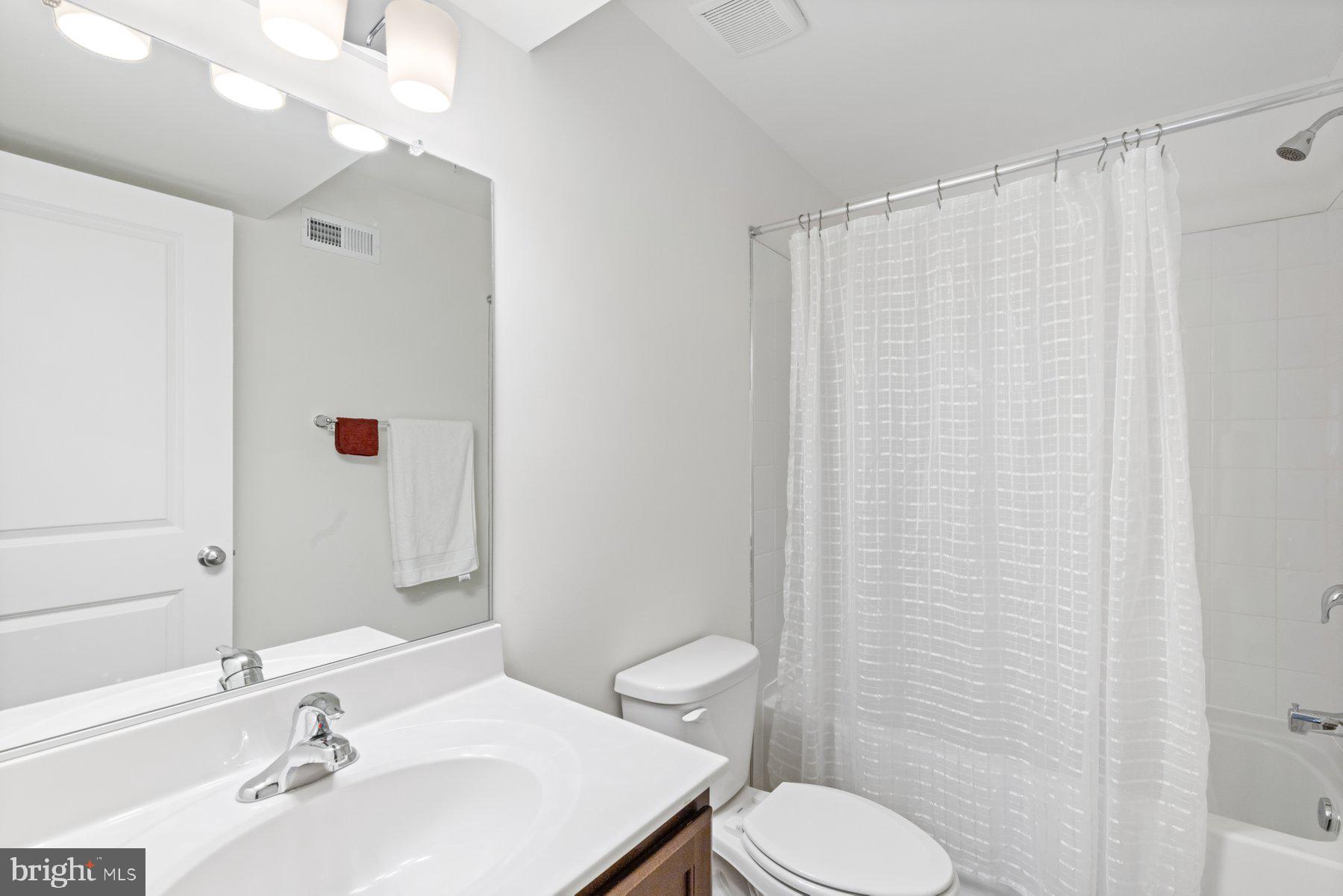 MONTGOMERY OAKS - Residential