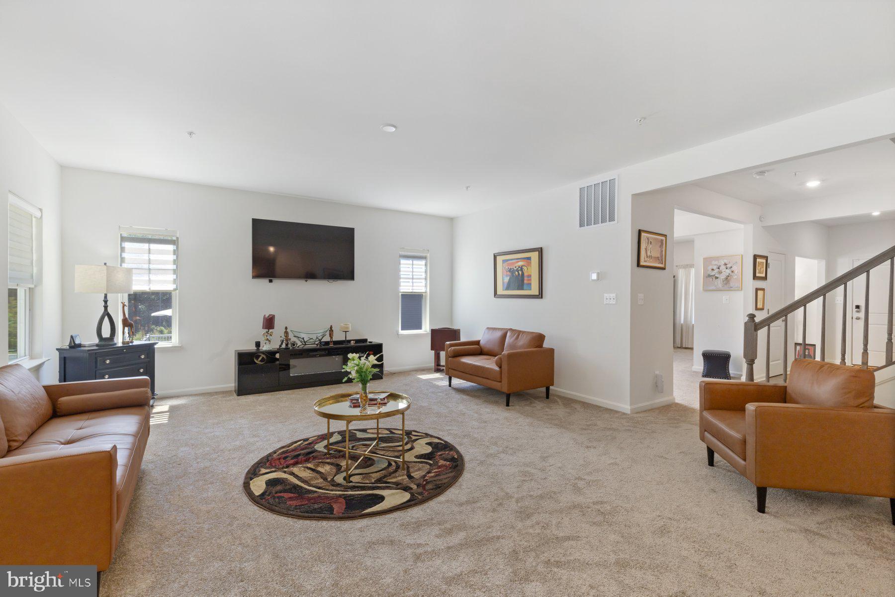 MONTGOMERY OAKS - Residential