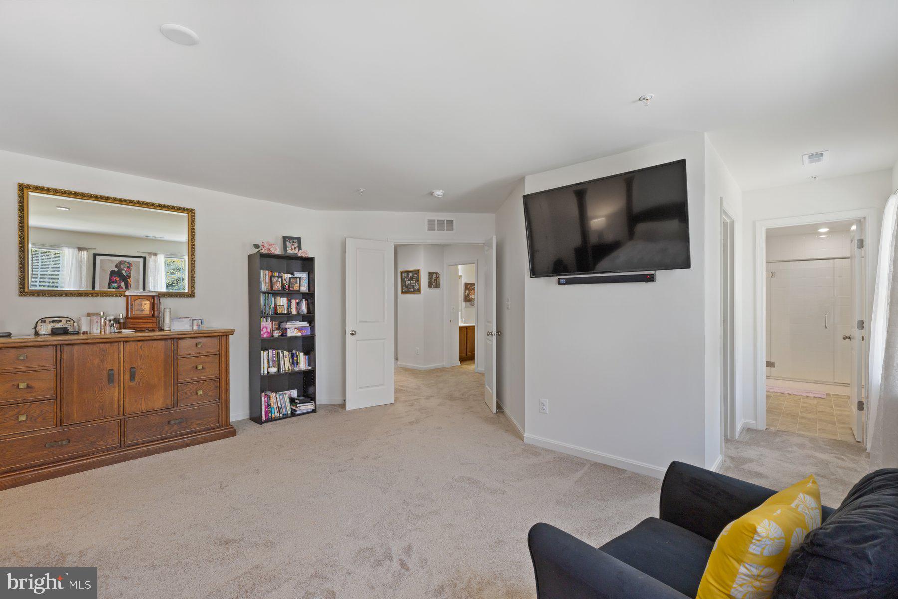 MONTGOMERY OAKS - Residential