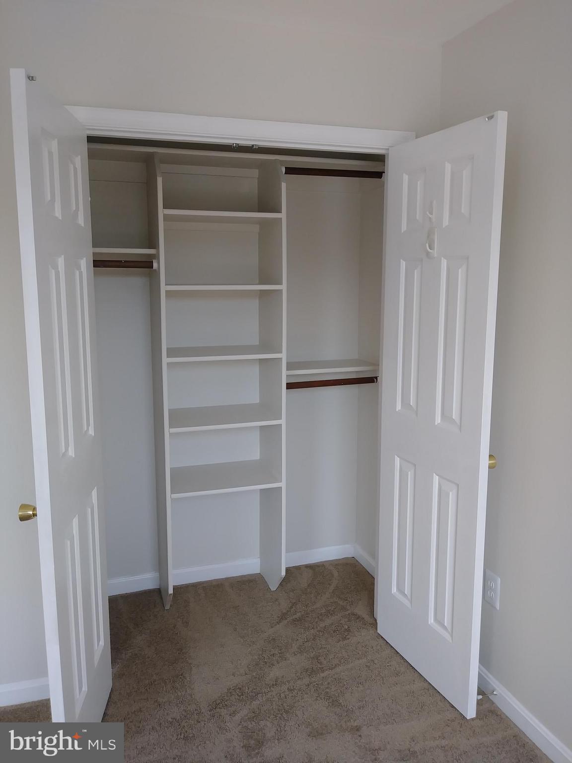 SEVEN OAKS - Residential