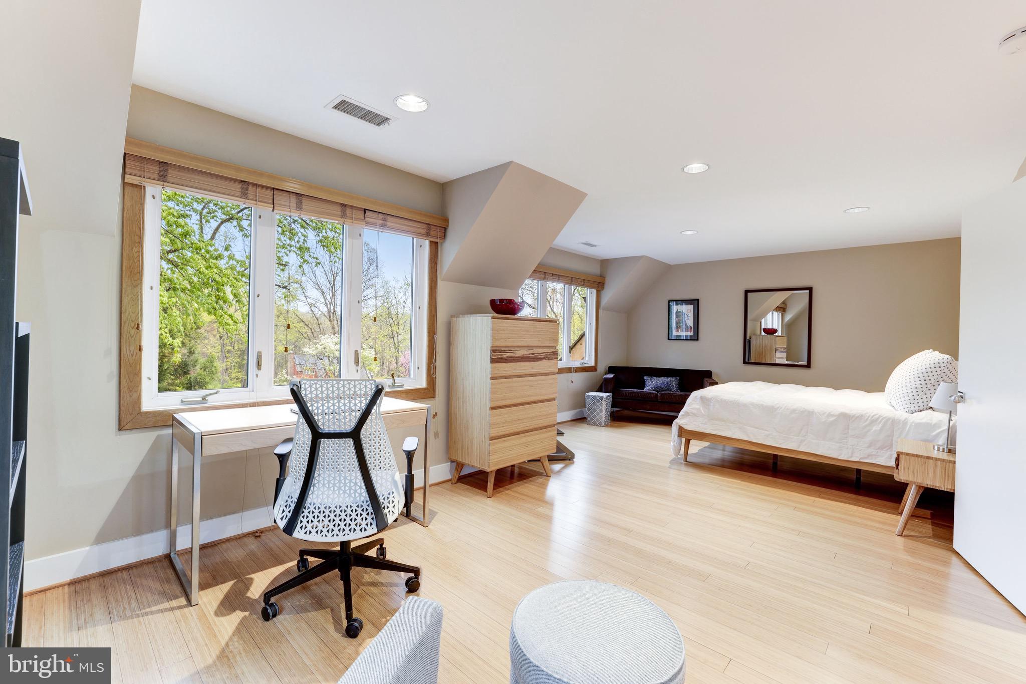 LEIGH MILL COMMONS - Residential