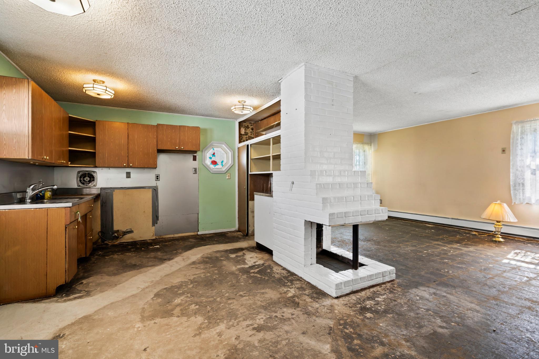 260 THORNRIDGE DRIVE