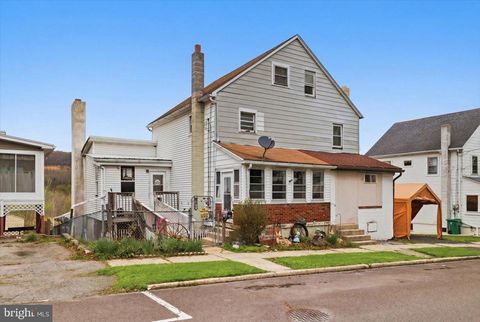 831- 833 E RIDGE STREET LANSFORD PA 18232