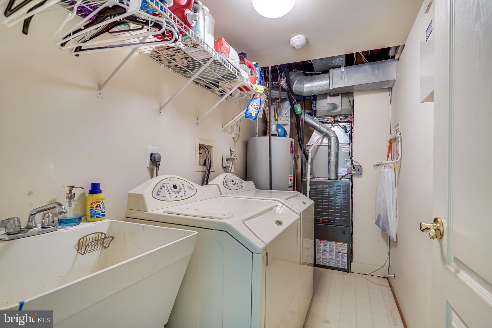 REES ESTATE - Residential Lease