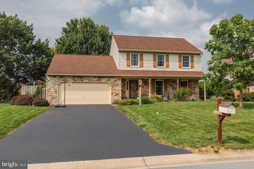Photo of 922 Pinetree Way, LANCASTER, PA 17601 (MLS # PALA2074464)