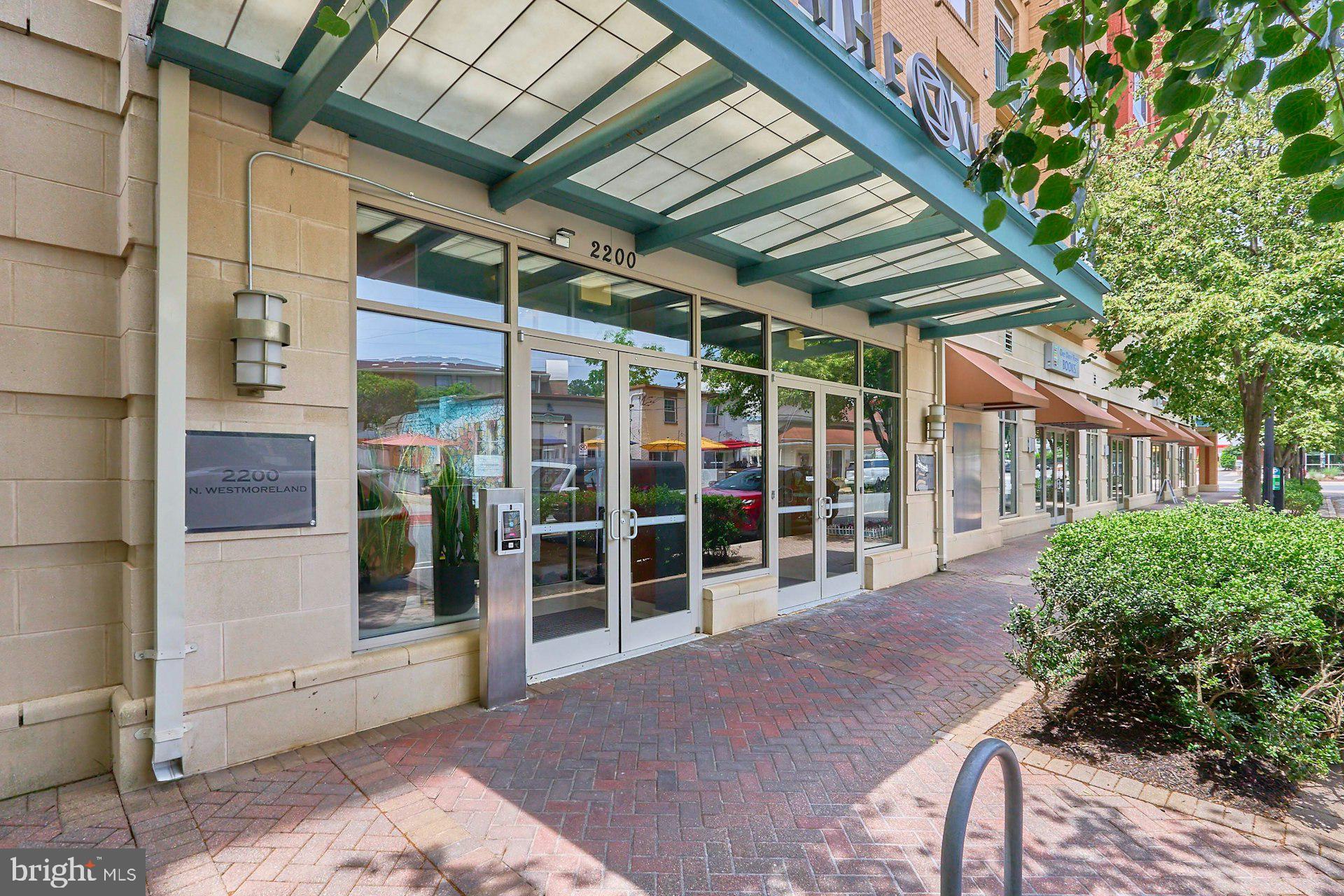 2200 N WESTMORELAND STREET 325